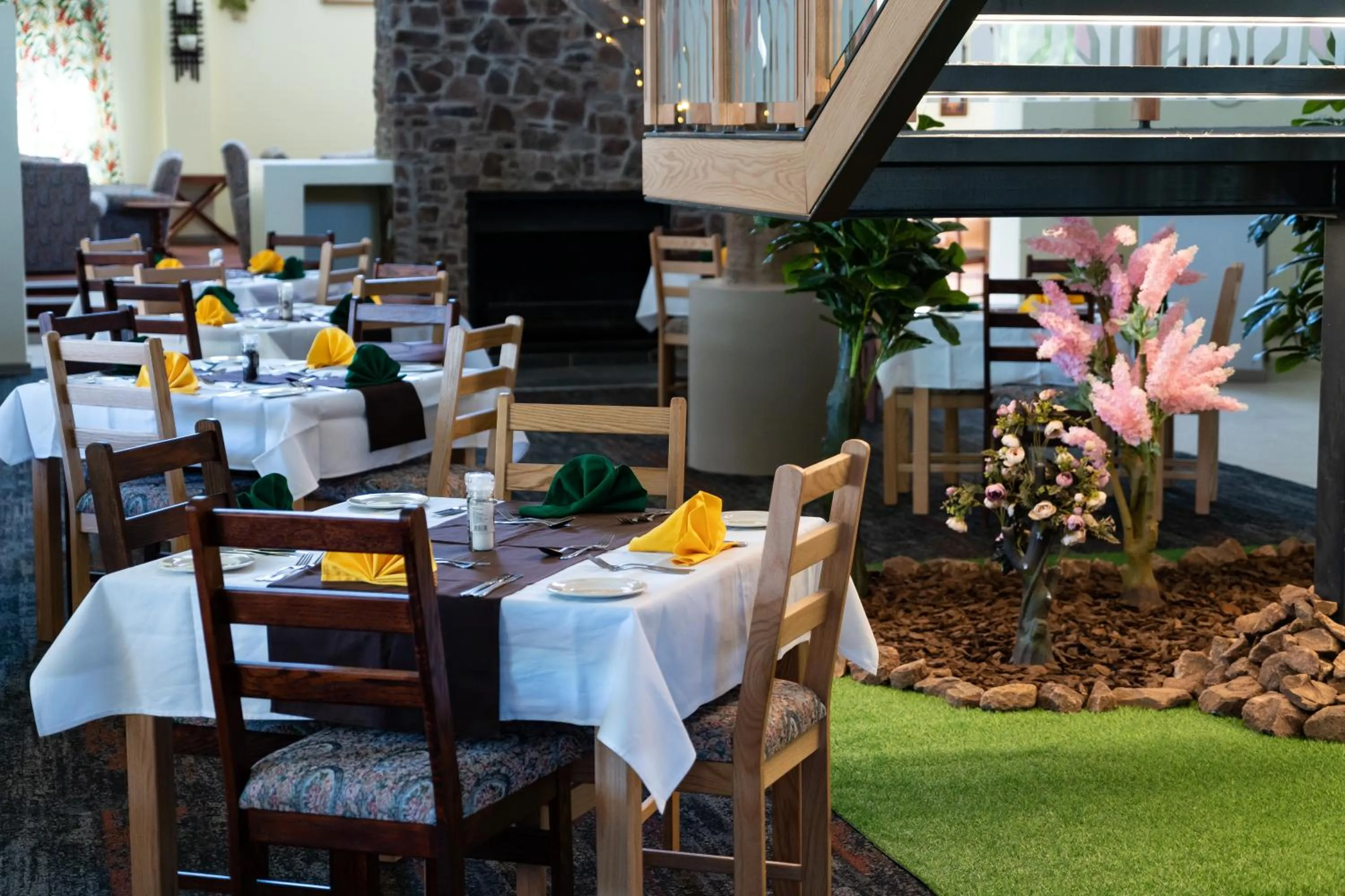 Restaurant/places to eat in Gooderson Monks Cowl Golf Resort