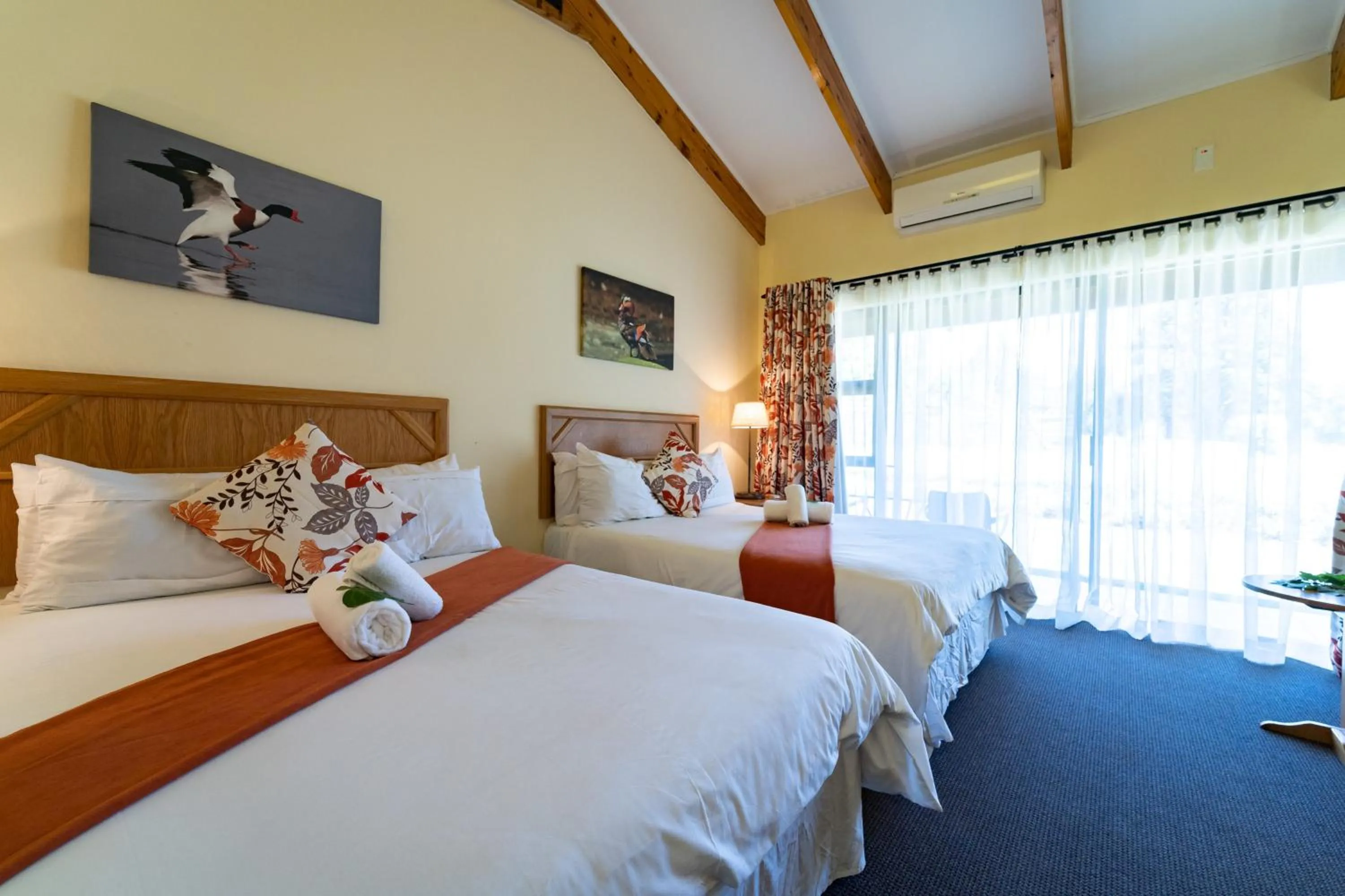 Bedroom, Bed in Gooderson Monks Cowl Golf Resort