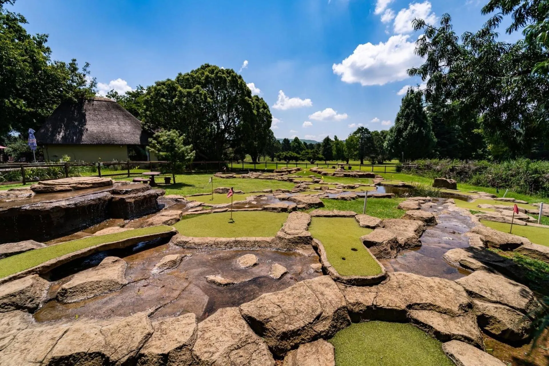 Minigolf in Gooderson Monks Cowl Golf Resort