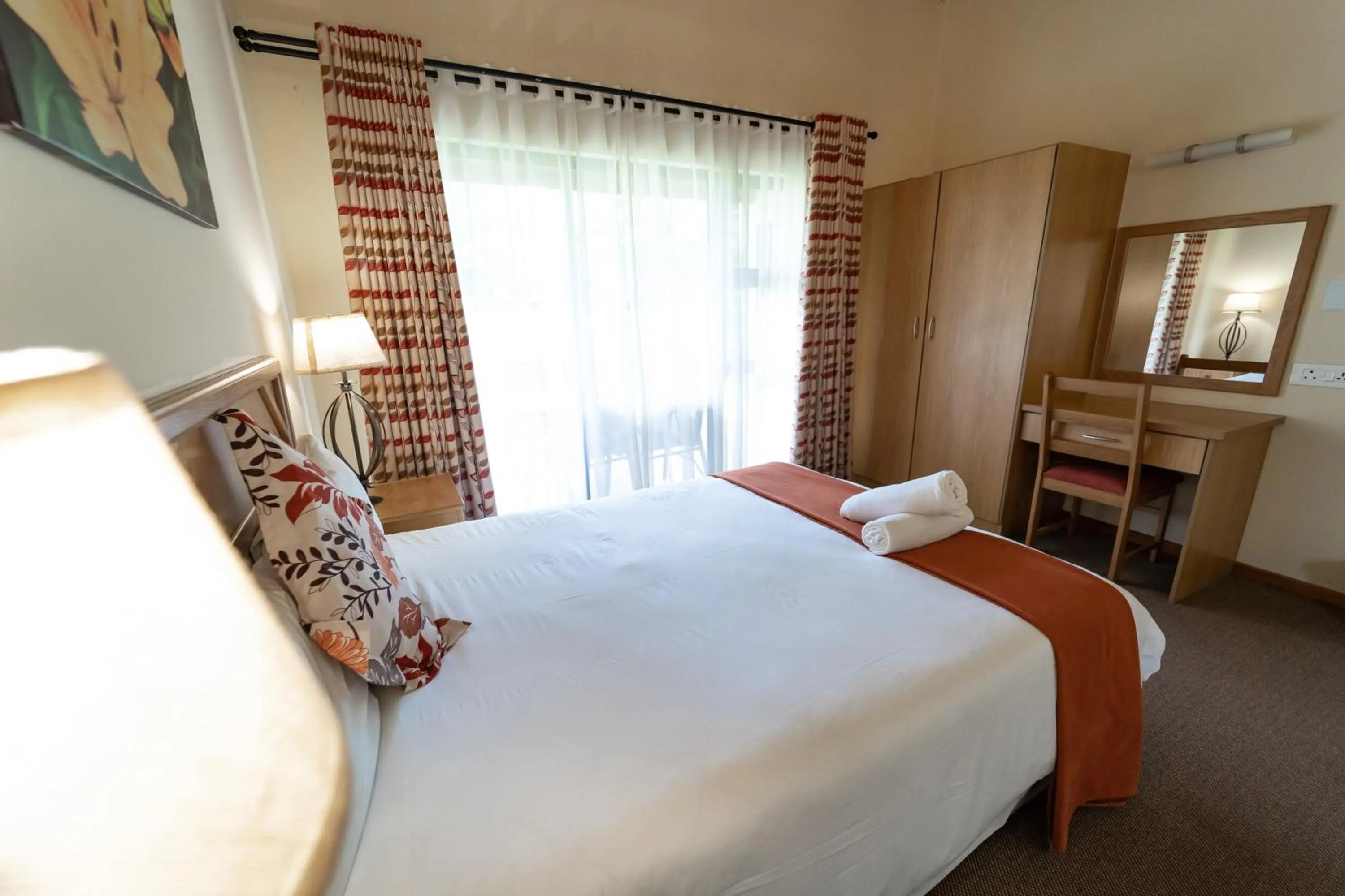 Bedroom, Bed in Gooderson Monks Cowl Golf Resort