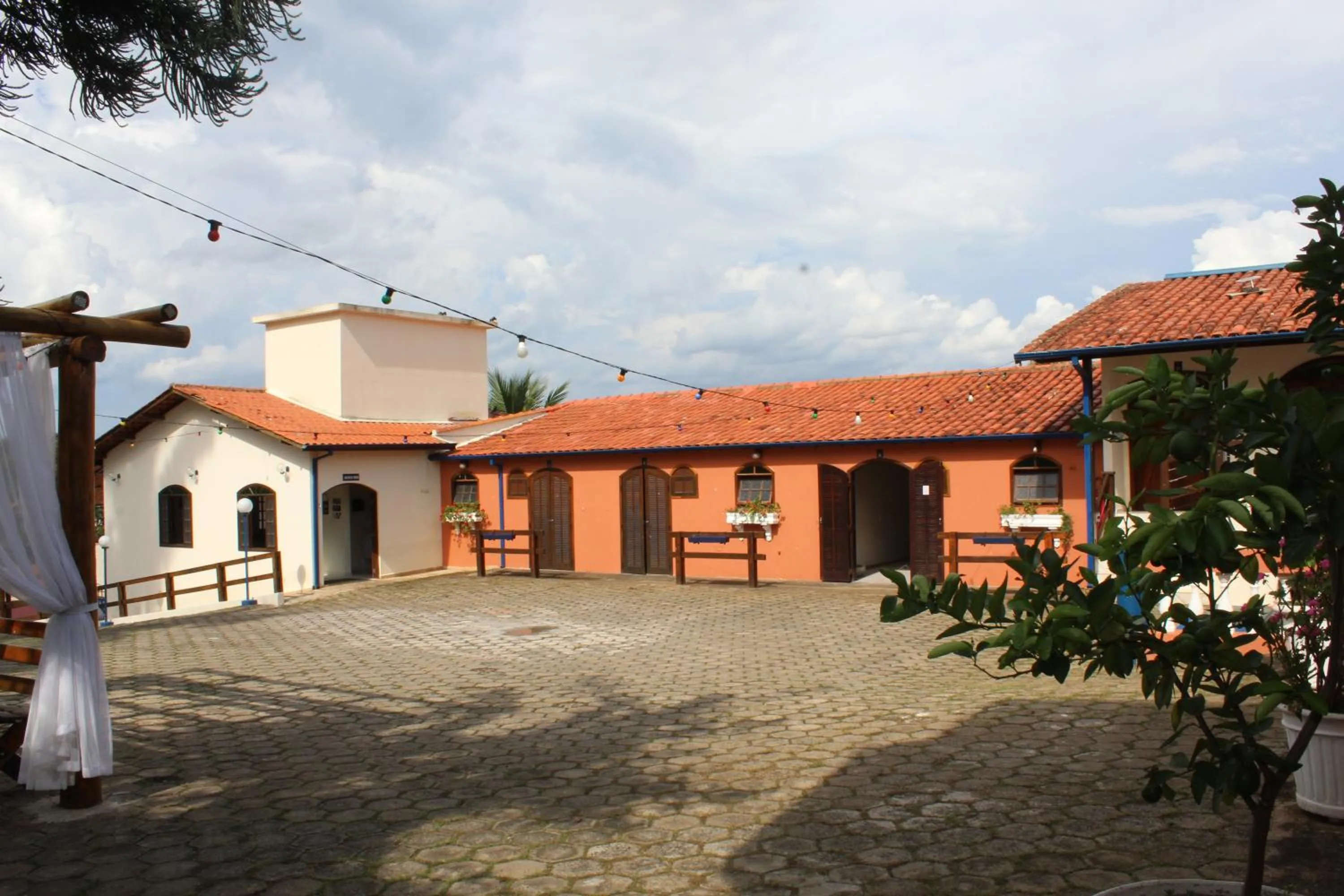 Property building in Pousada Encantos de Socorro