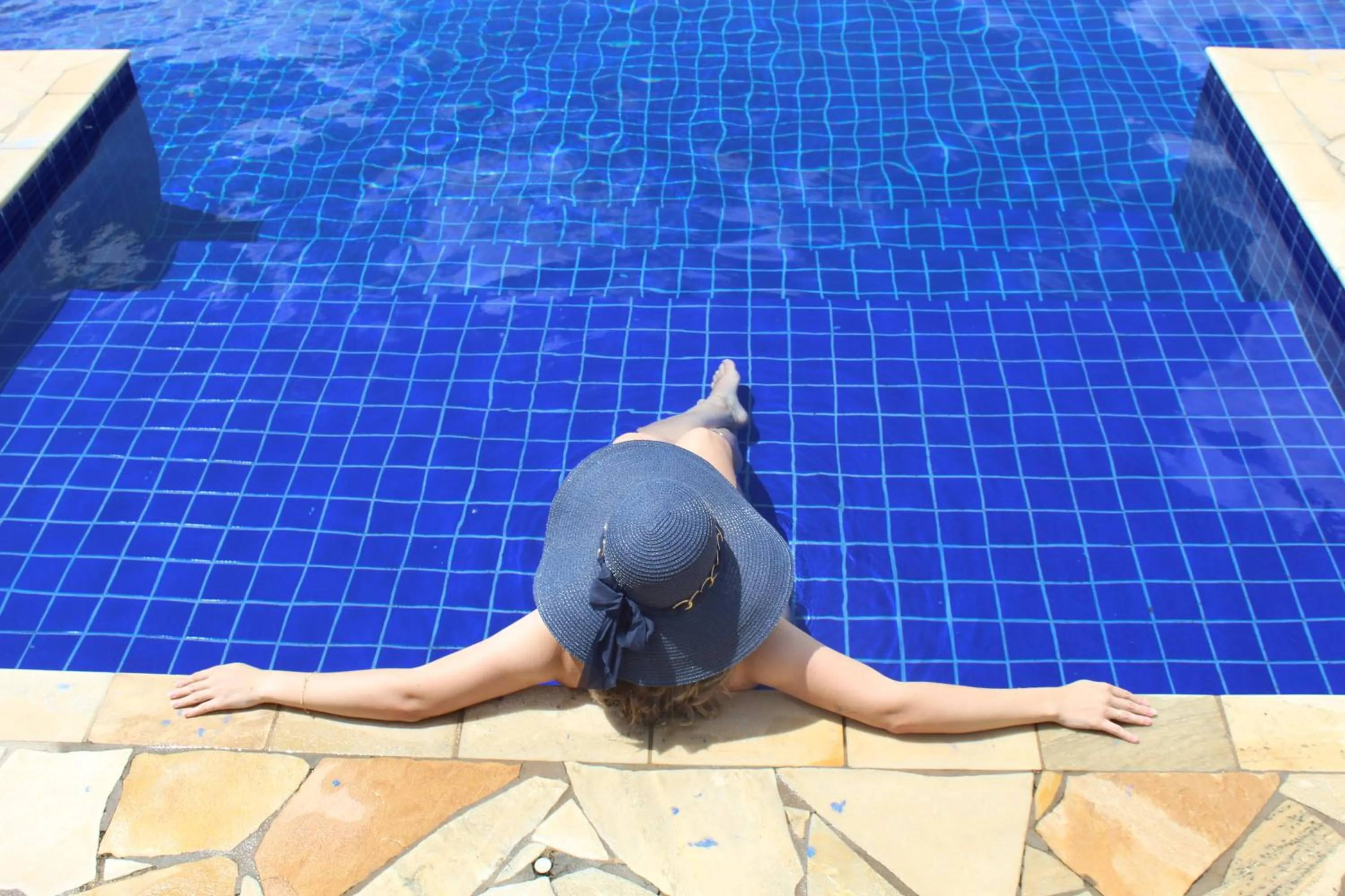 People in Pousada Encantos de Socorro