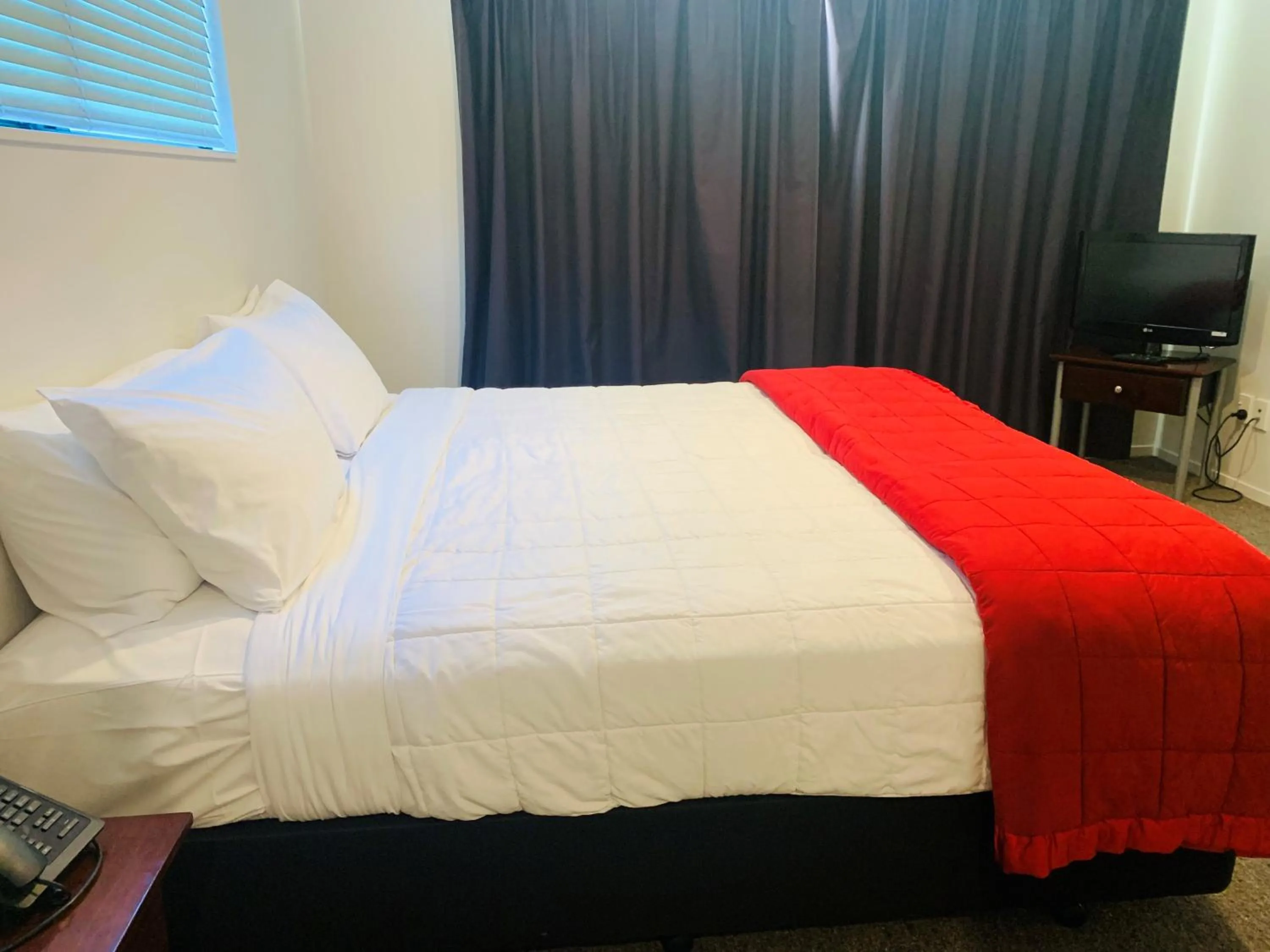 Bed in Southgate Motor Inn