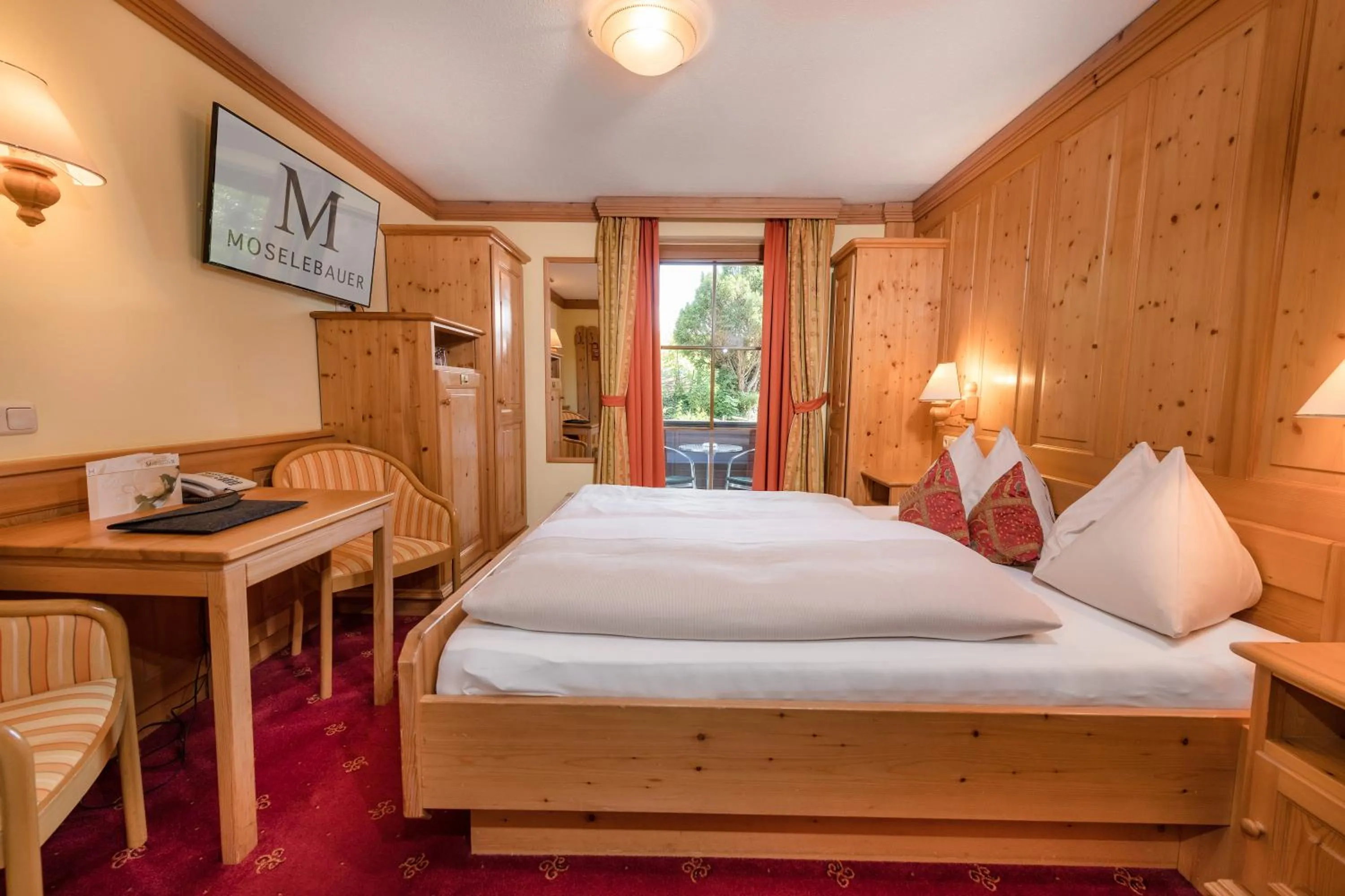 Bedroom, Bed in Hotel Moselebauer