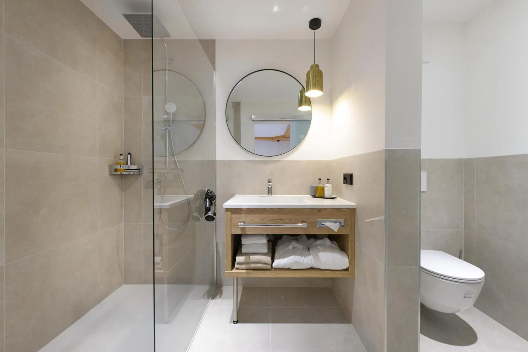 Shower in Hotel Moselebauer