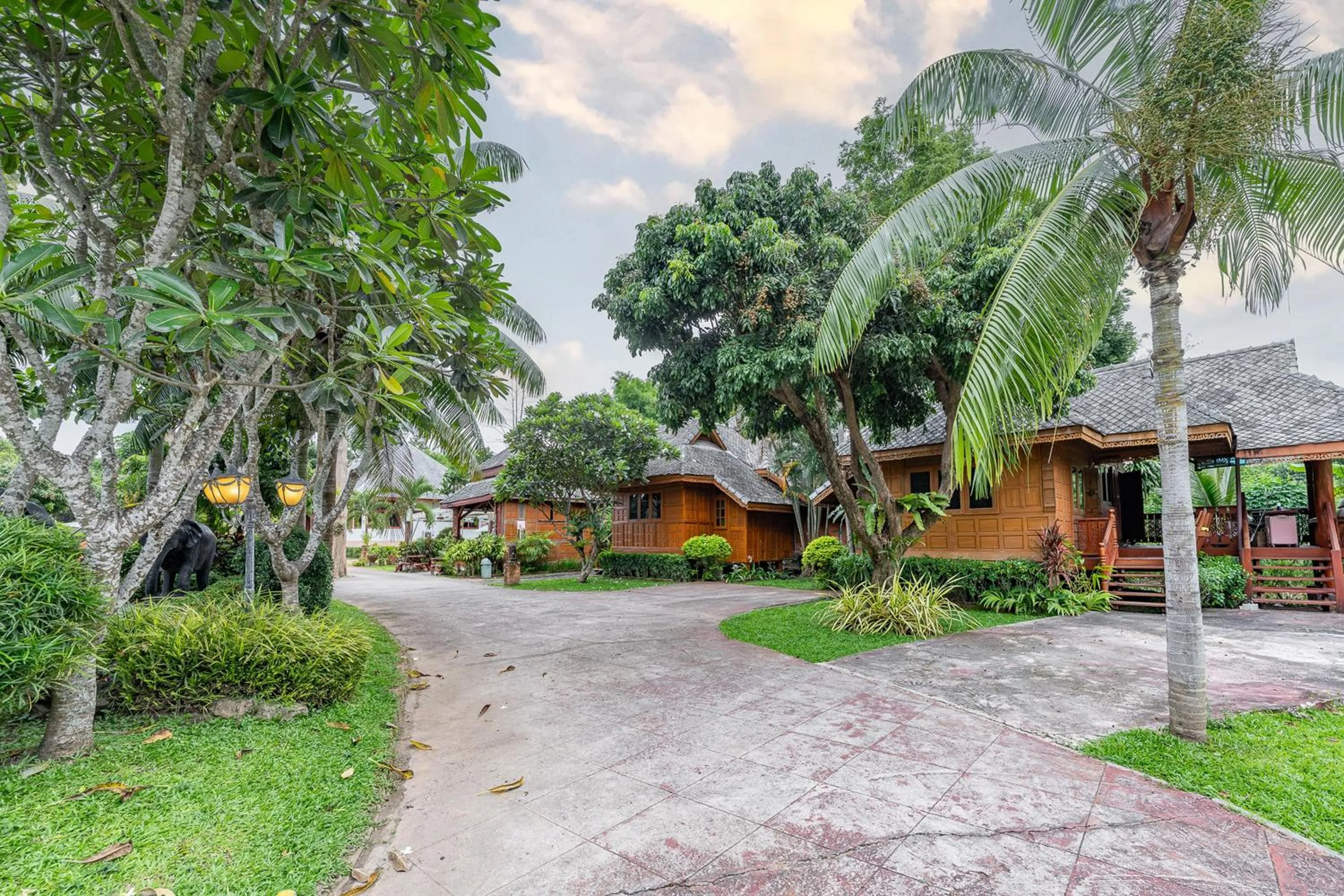 Property building in Romsak Lanna Resort