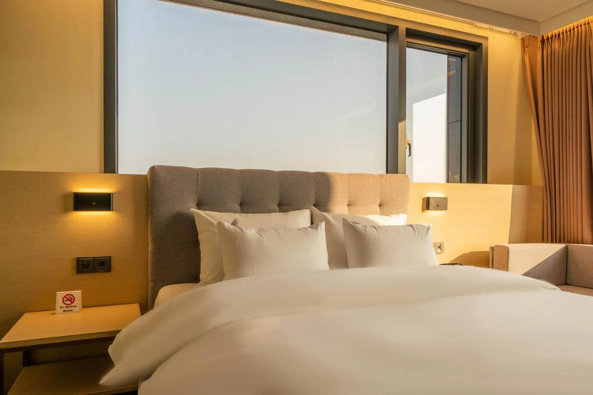 Photo of the whole room in Gwangju H1 Hotel