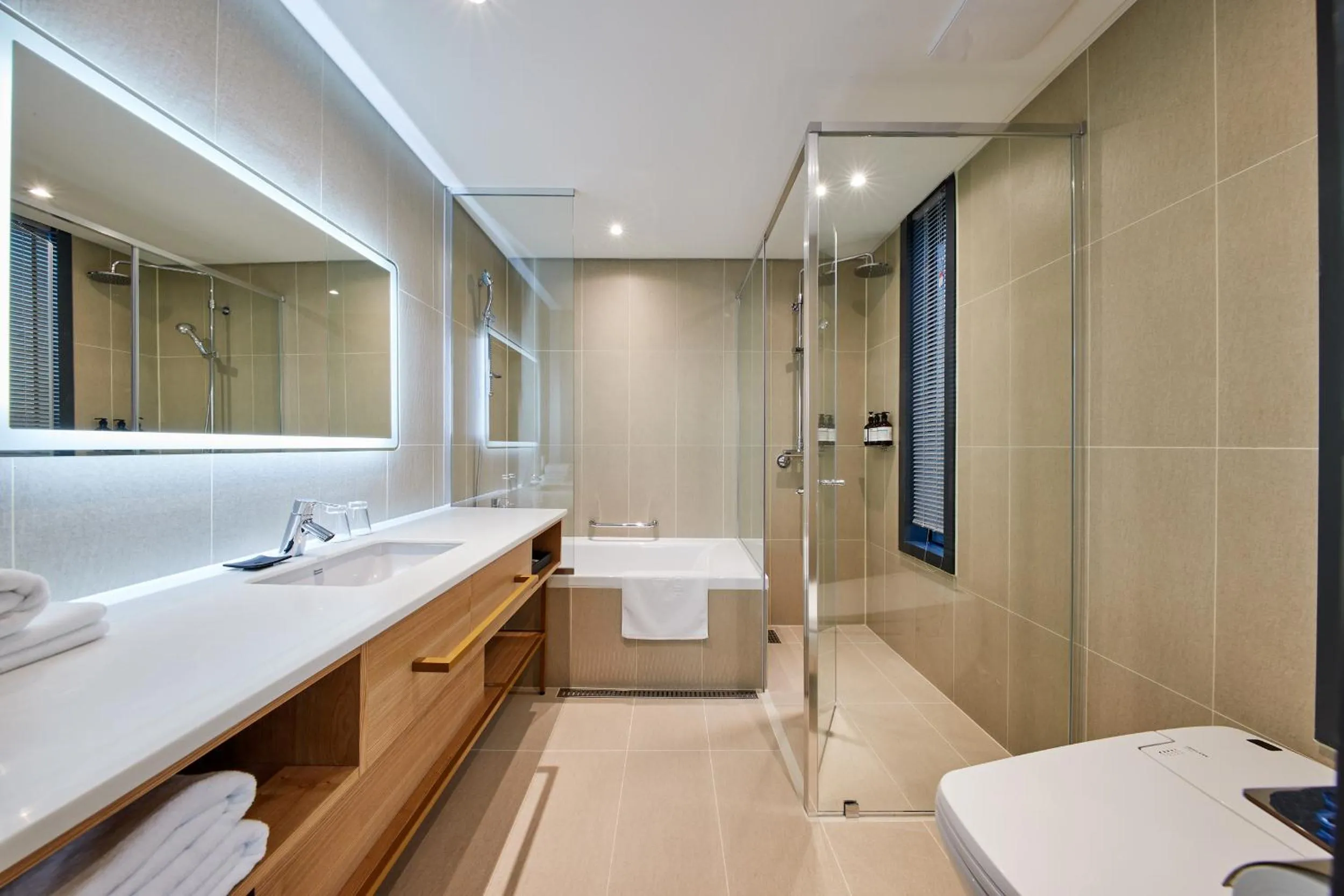 Bathroom in Gwangju H1 Hotel