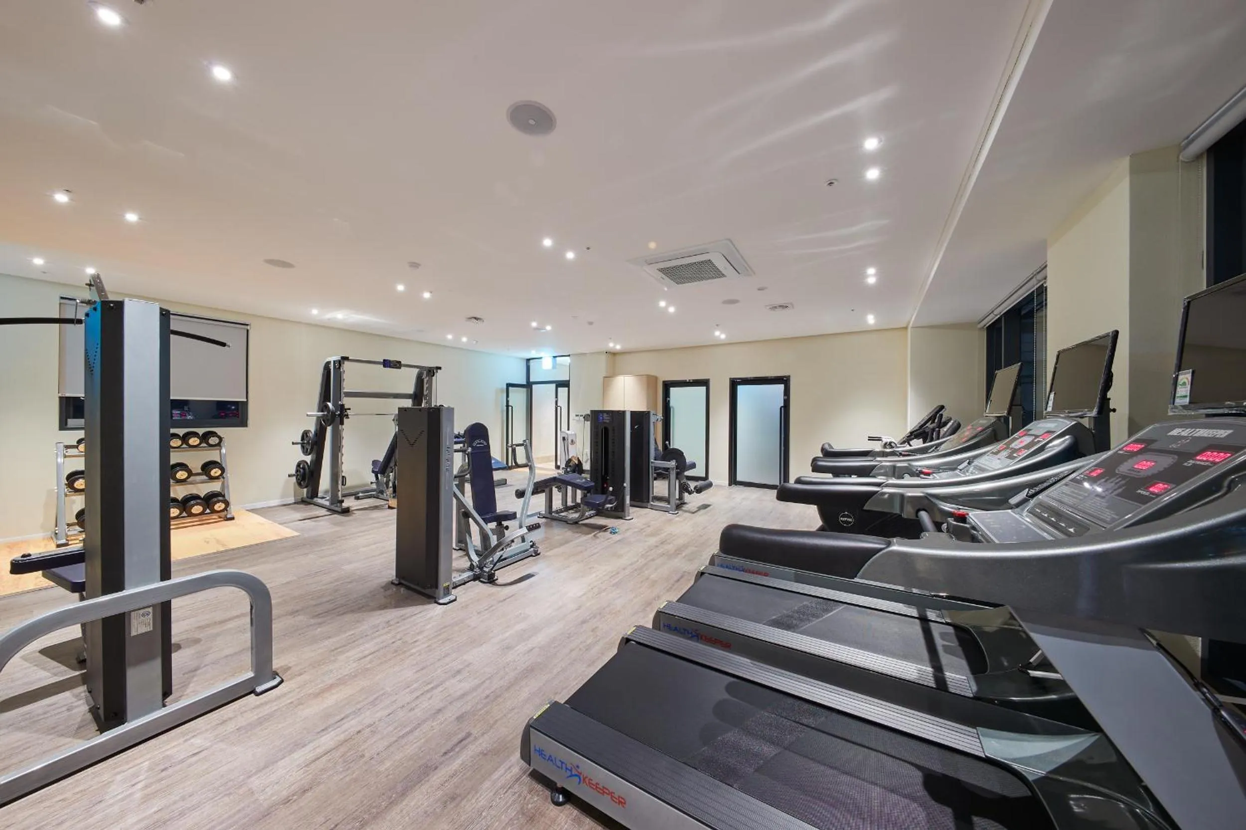 Fitness centre/facilities in Gwangju H1 Hotel