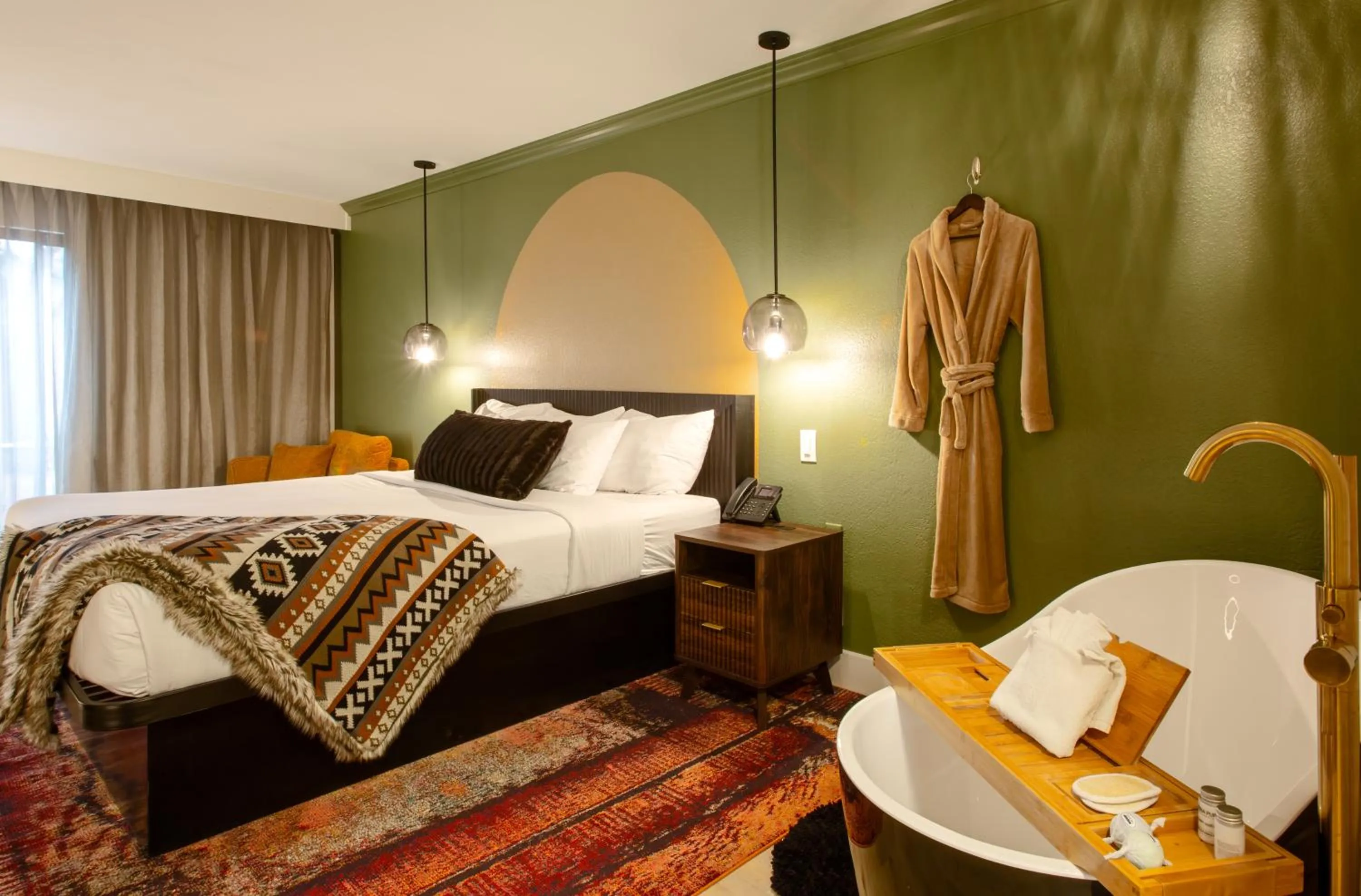 Bedroom, Bed in Arroyo Pinion Hotel, an Ascend Collection Hotel