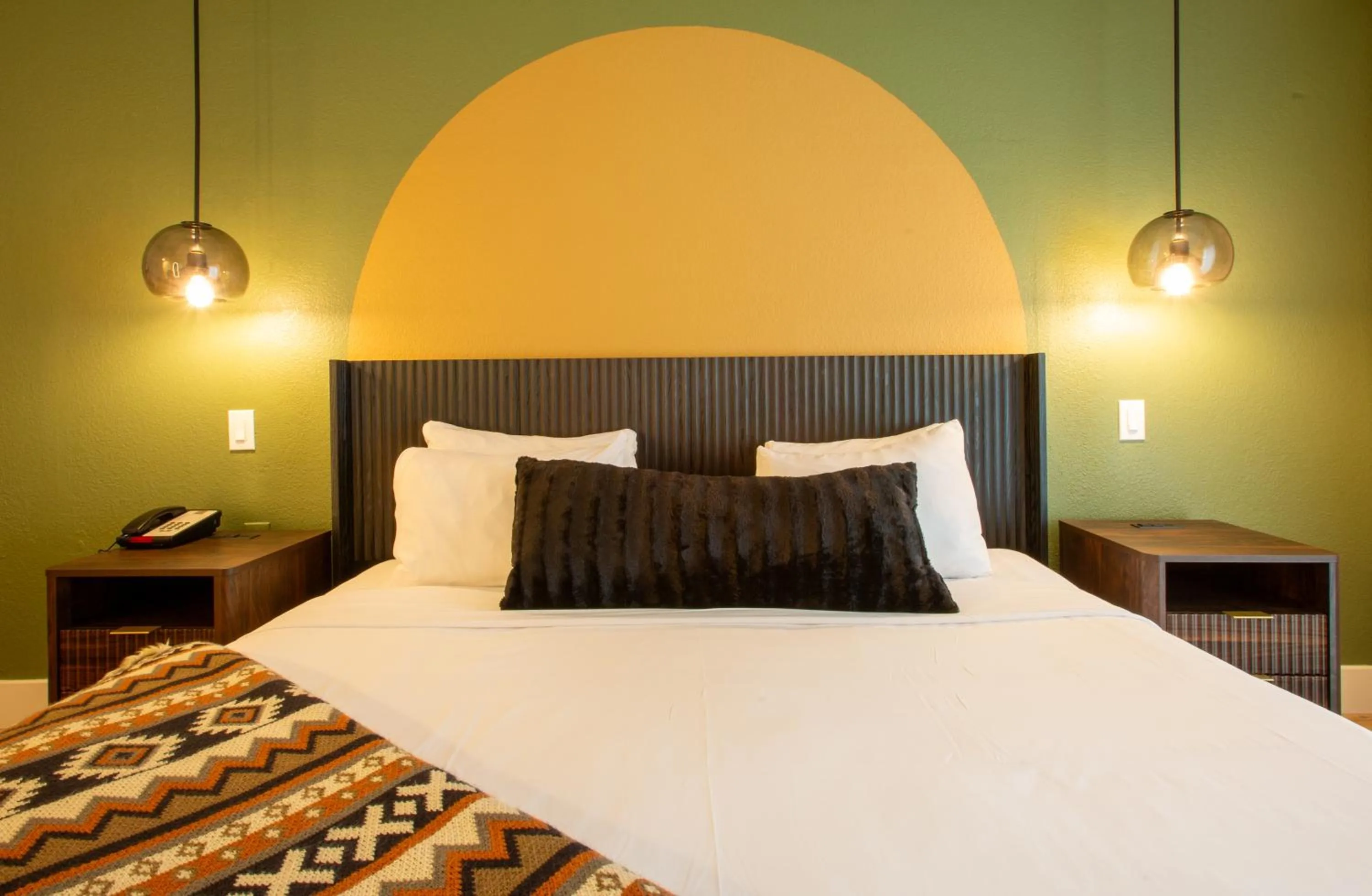 Bed in Arroyo Pinion Hotel, an Ascend Collection Hotel