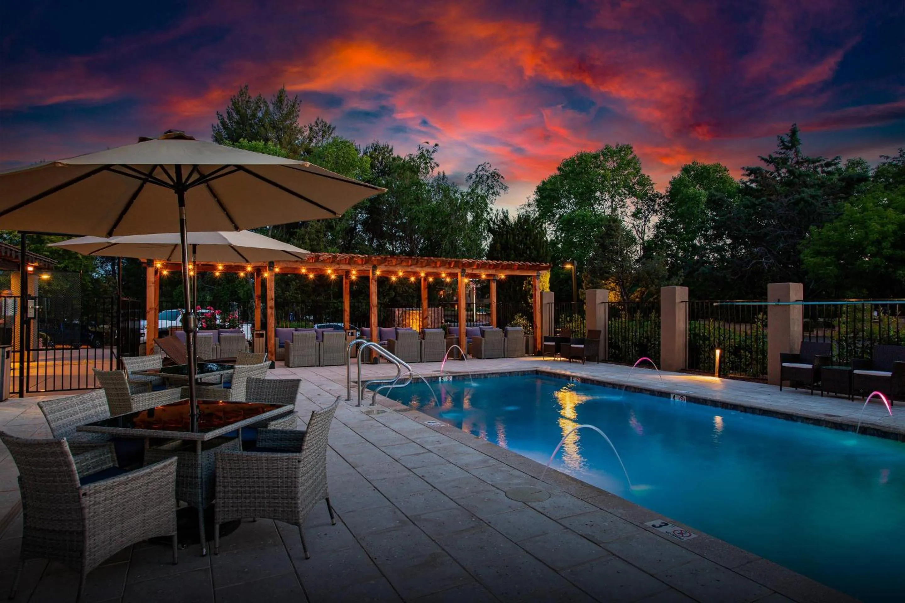 Swimming pool in Arroyo Pinion Hotel, an Ascend Collection Hotel
