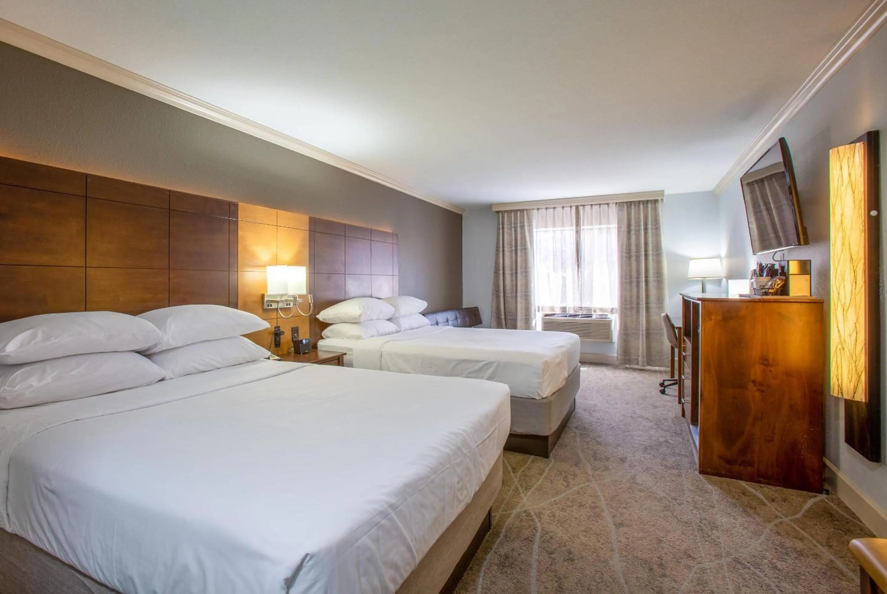 Bedroom, Bed in Arroyo Pinion Hotel, an Ascend Collection Hotel