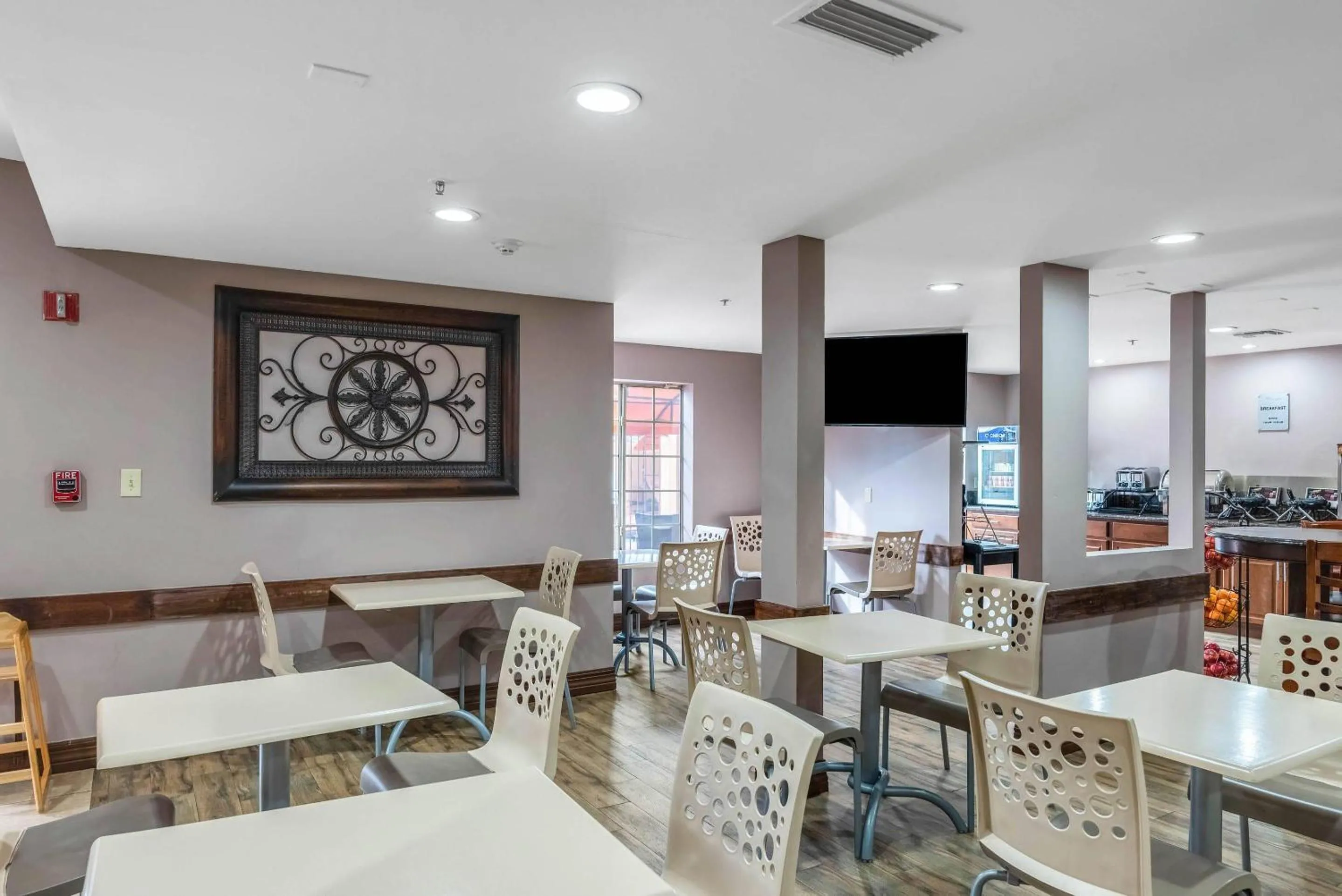 Breakfast in Arroyo Pinion Hotel, an Ascend Collection Hotel