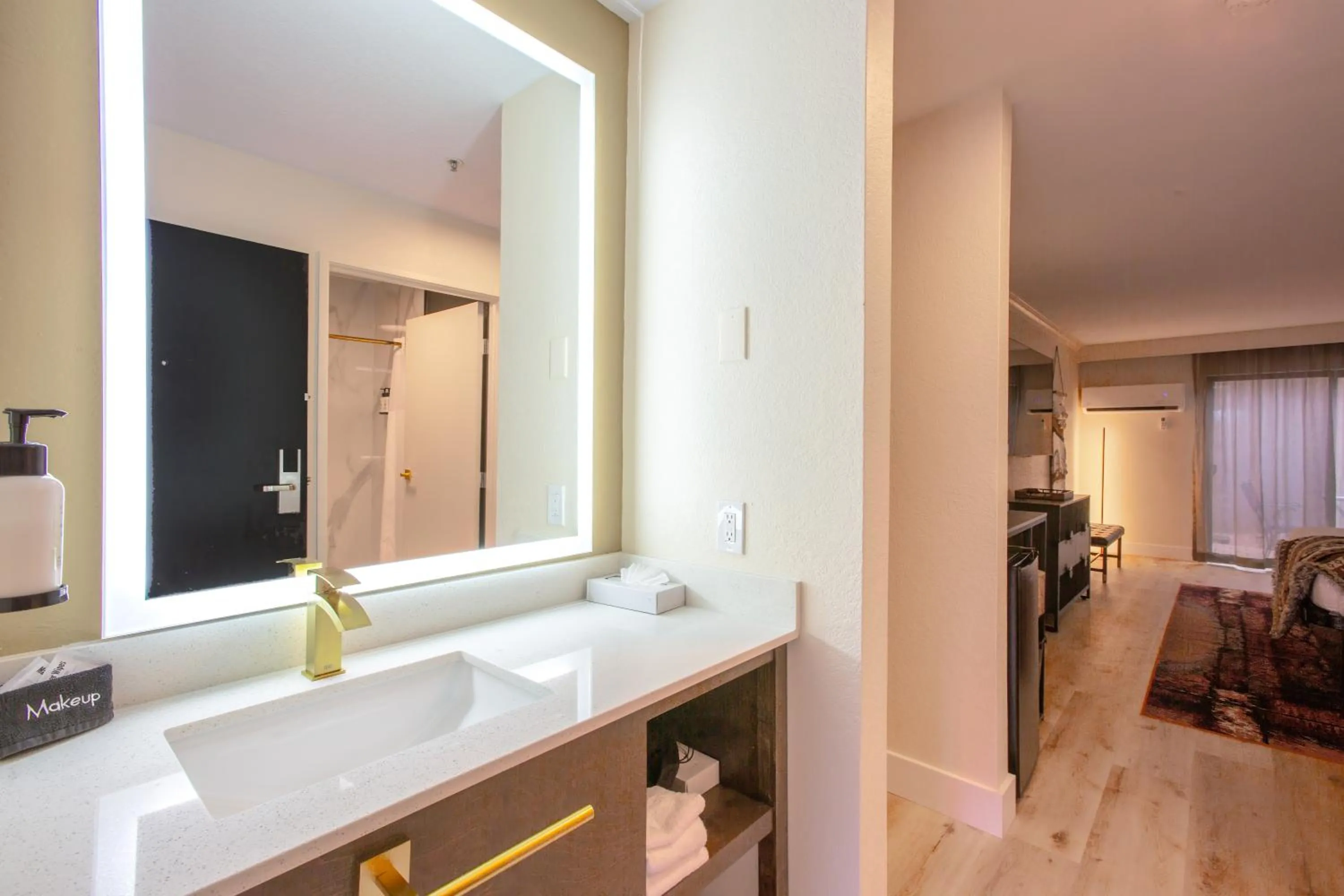 Bathroom in Arroyo Pinion Hotel, an Ascend Collection Hotel