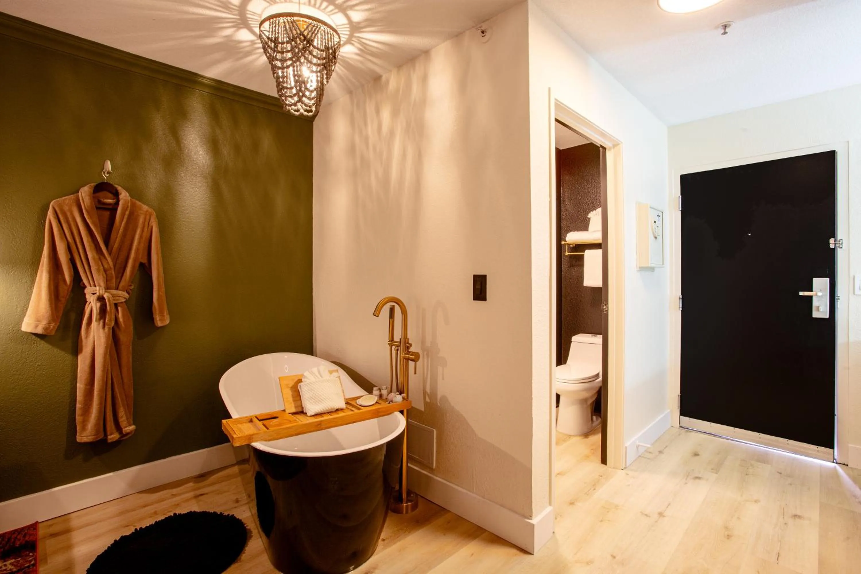 Hot Tub in Arroyo Pinion Hotel, an Ascend Collection Hotel