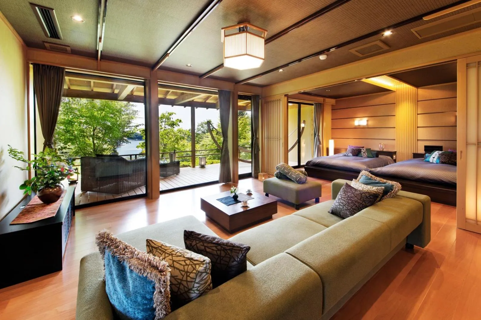 Photo of the whole room in Noto Hyakurakusou