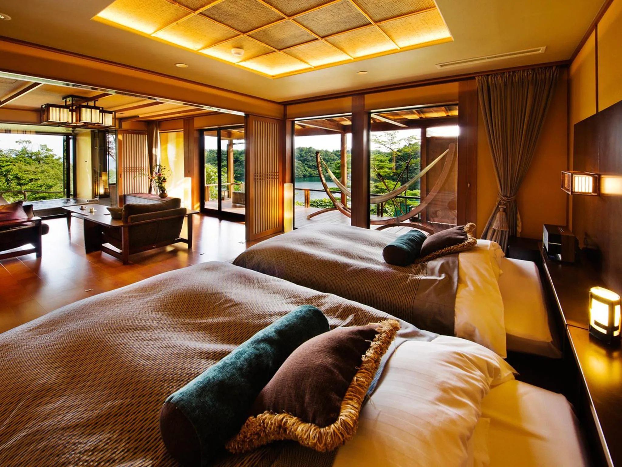 Photo of the whole room, Bed in Noto Hyakurakusou