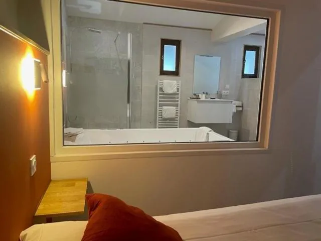 Bedroom, Bed in L'Estirado des Adrets