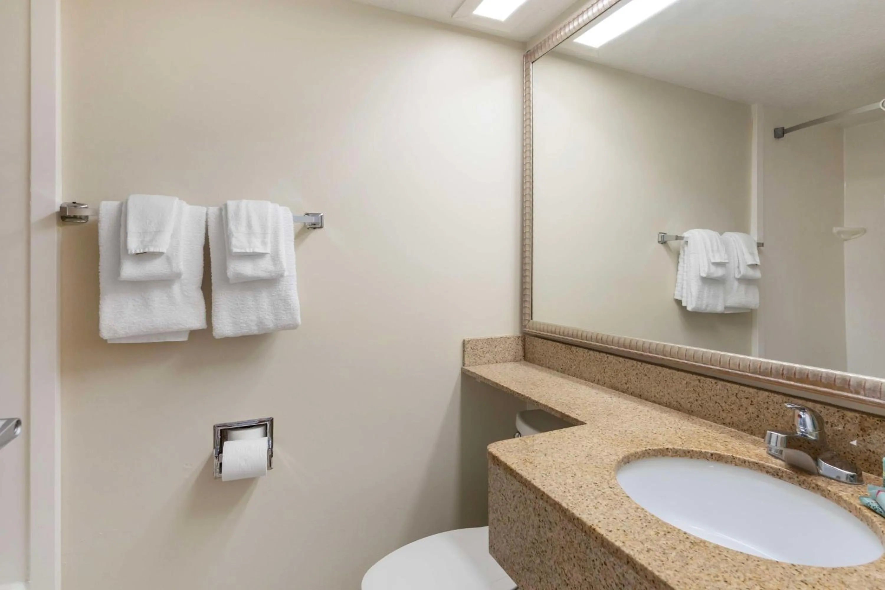 Bathroom in Best Western Cocoa Beach - Port Canaveral