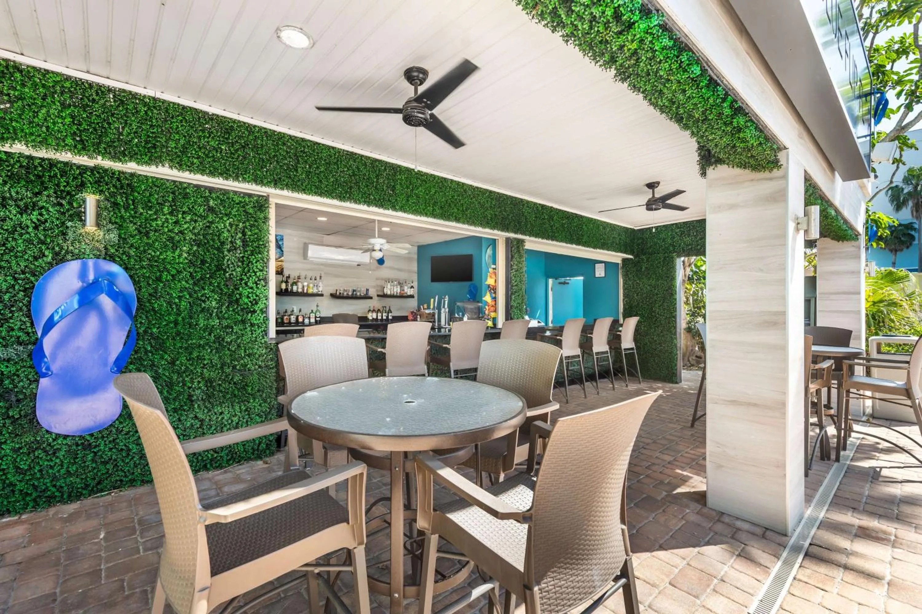 Lounge or bar in Best Western Cocoa Beach - Port Canaveral