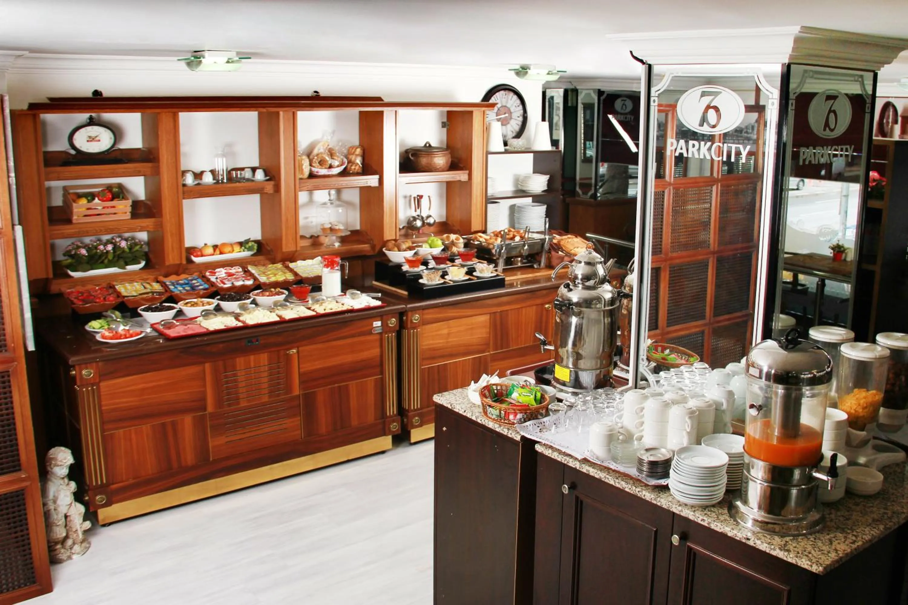 Buffet breakfast in Kozan City Hotel