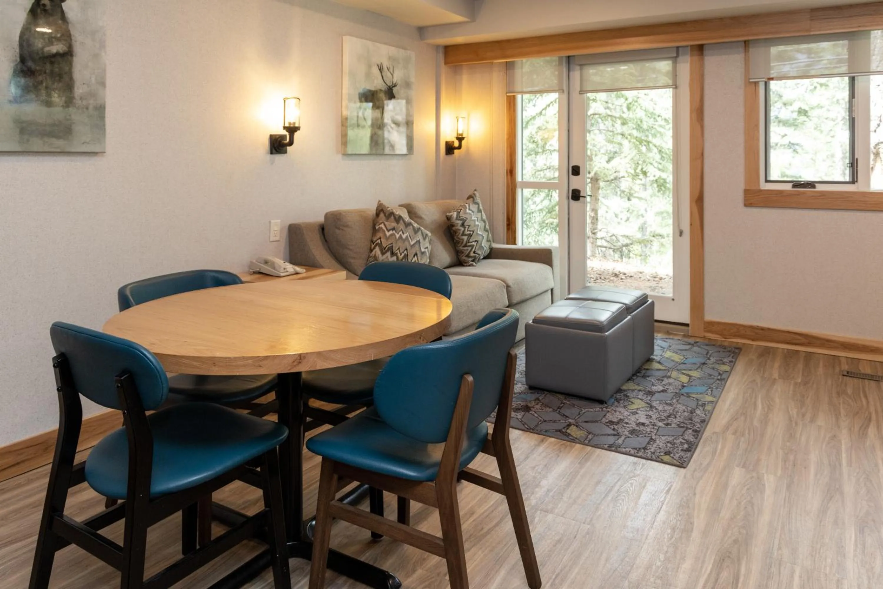 Living room in Tunnel Mountain Resort