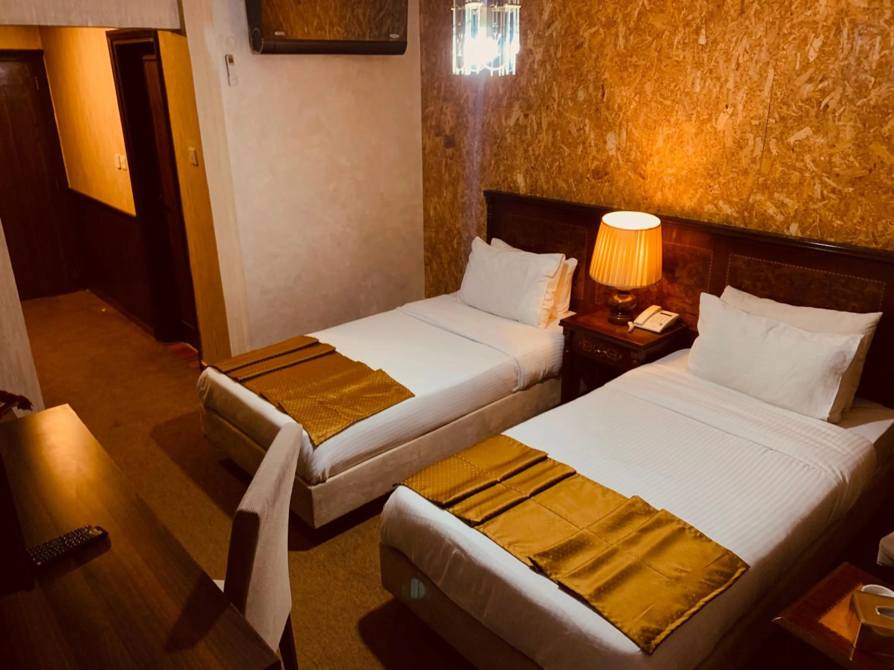 Bedroom, Bed in Amman Orchid Hotel