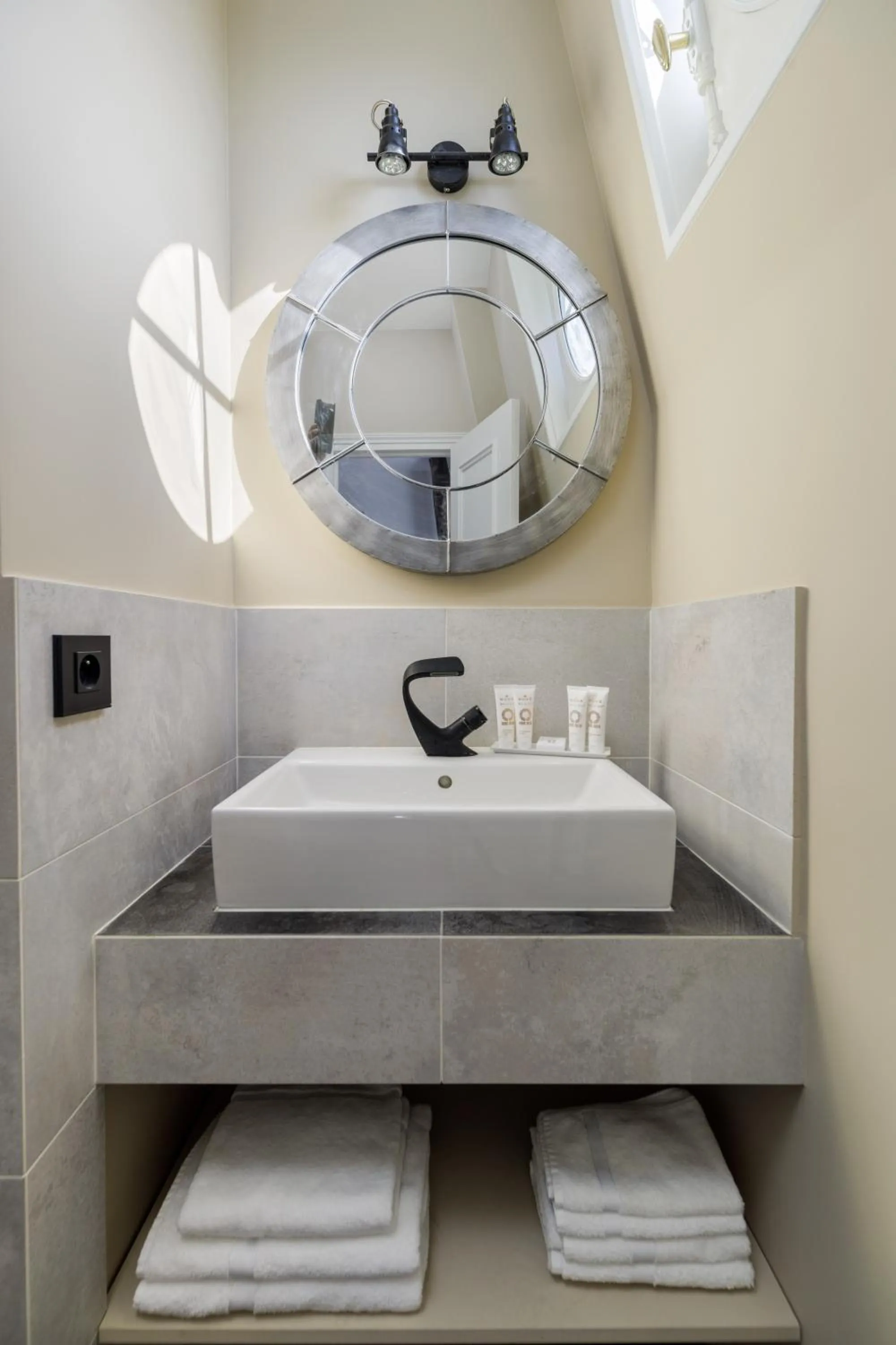 Bathroom in L'Hôtel Particulier - Paris Asnières