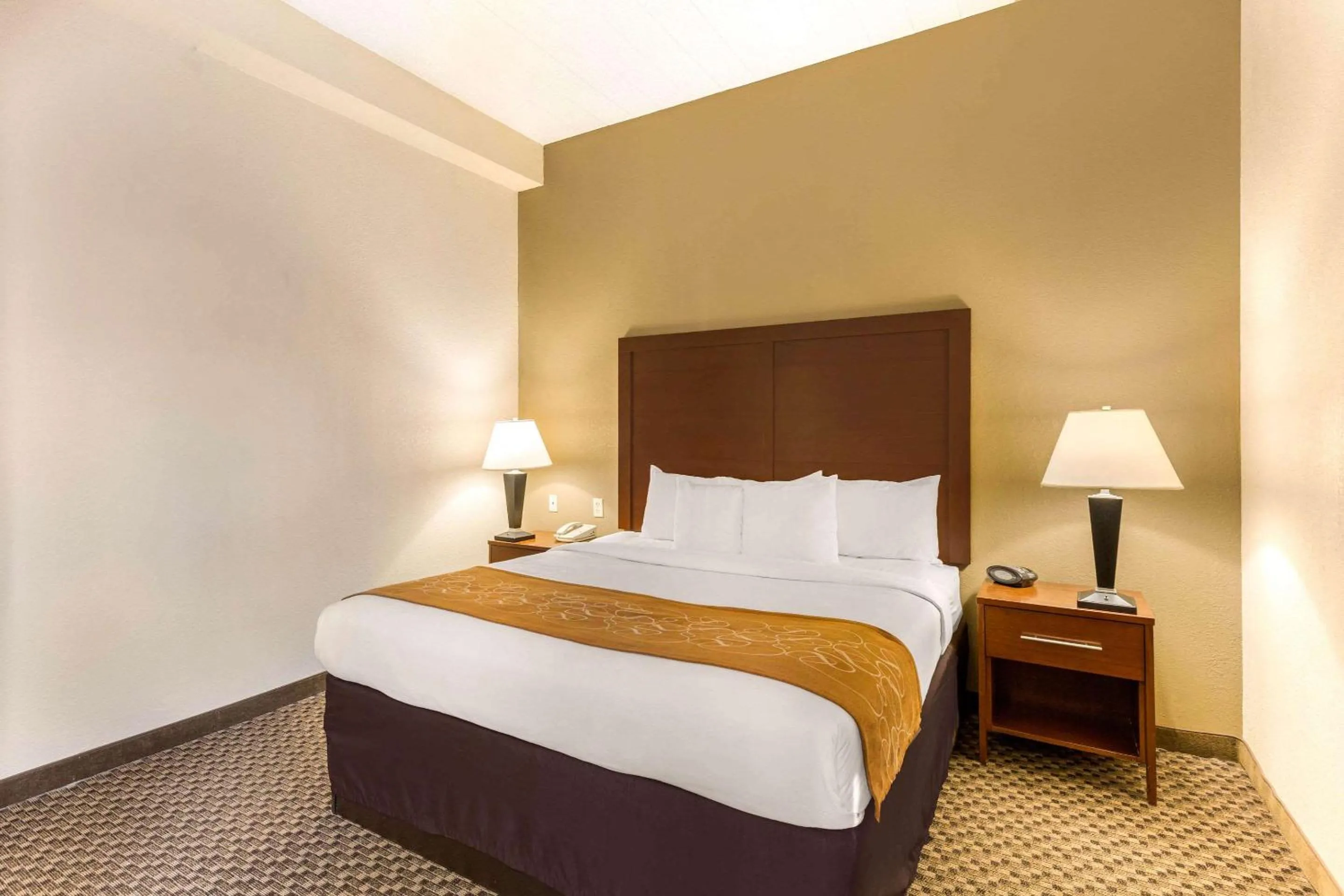 Bedroom, Bed in Comfort Suites Elkridge Columbia Gateway