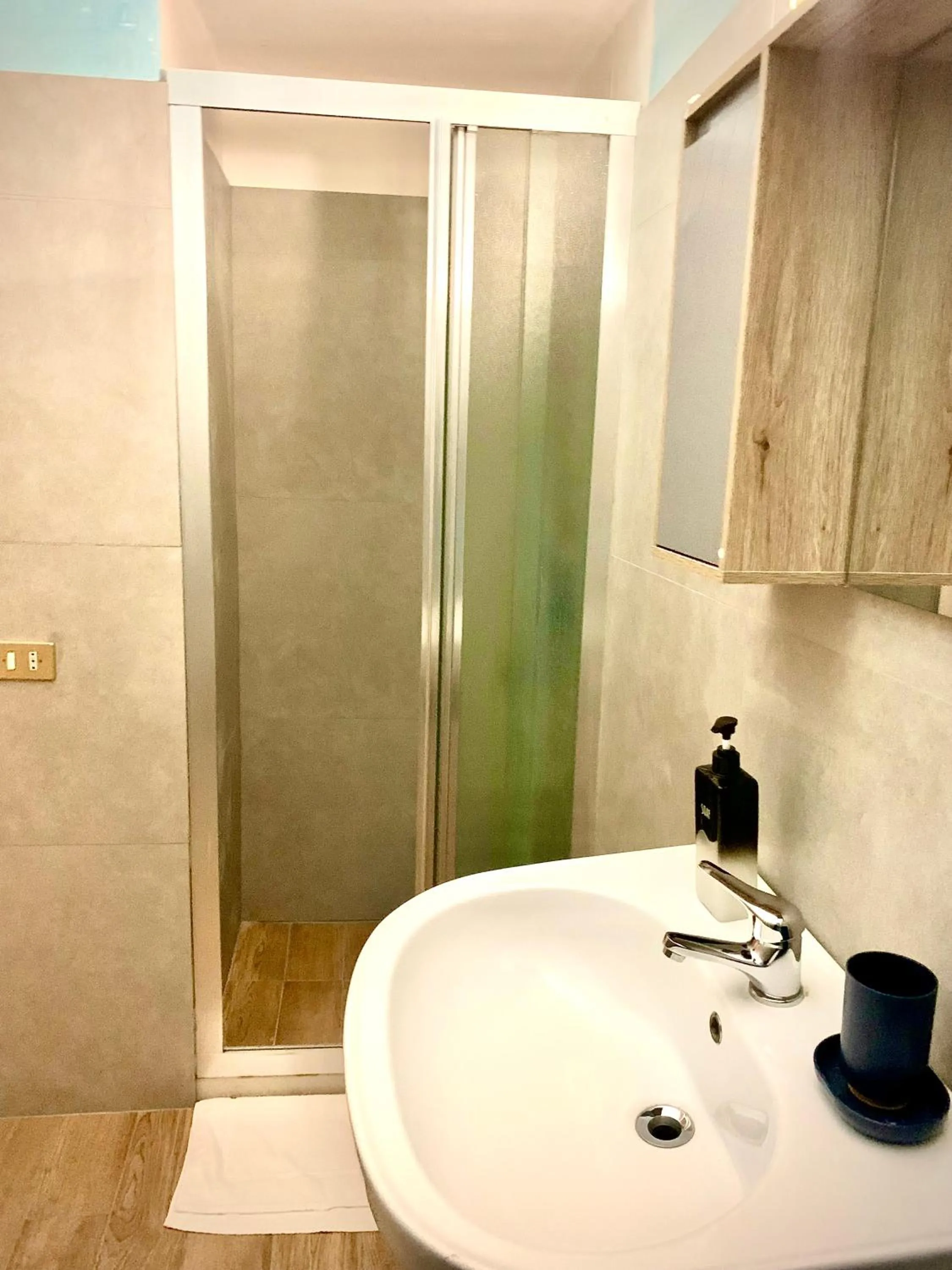 Shower in Apartment Odesos