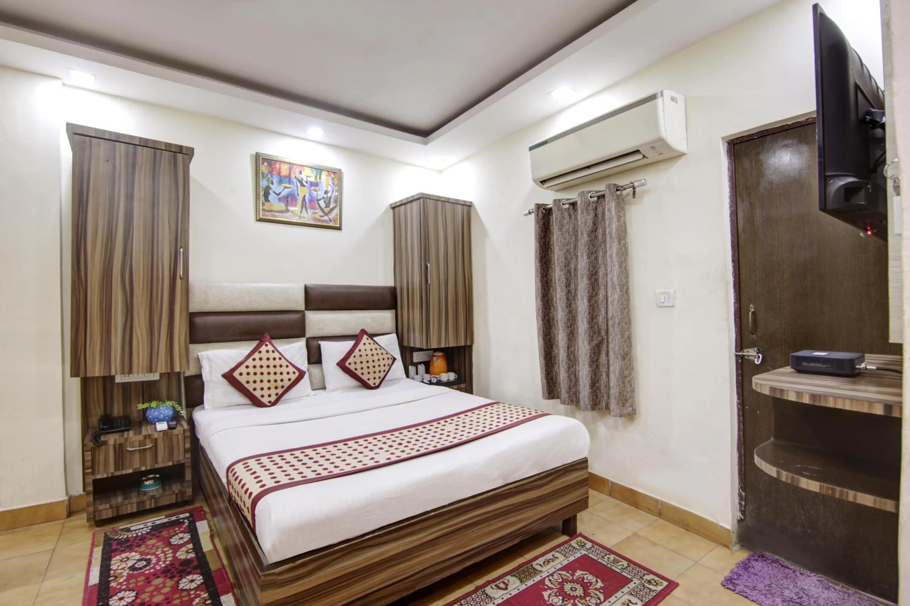 Bed in Hotel Dreamland Dx-5 Mints walk From New Delhi Railways Station