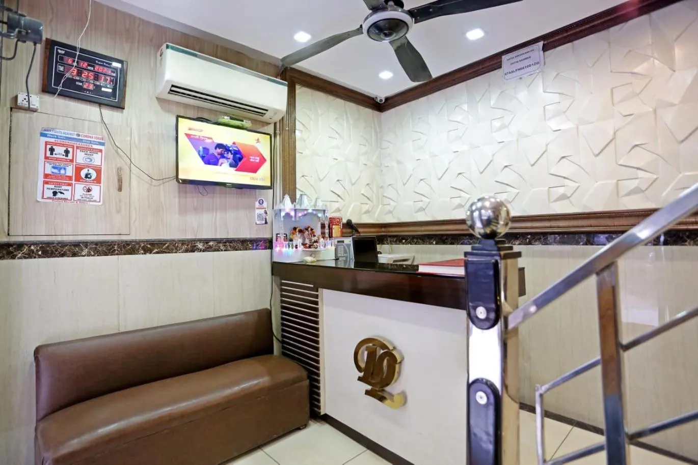 Lobby or reception in Hotel Dreamland Dx-5 Mints walk From New Delhi Railways Station