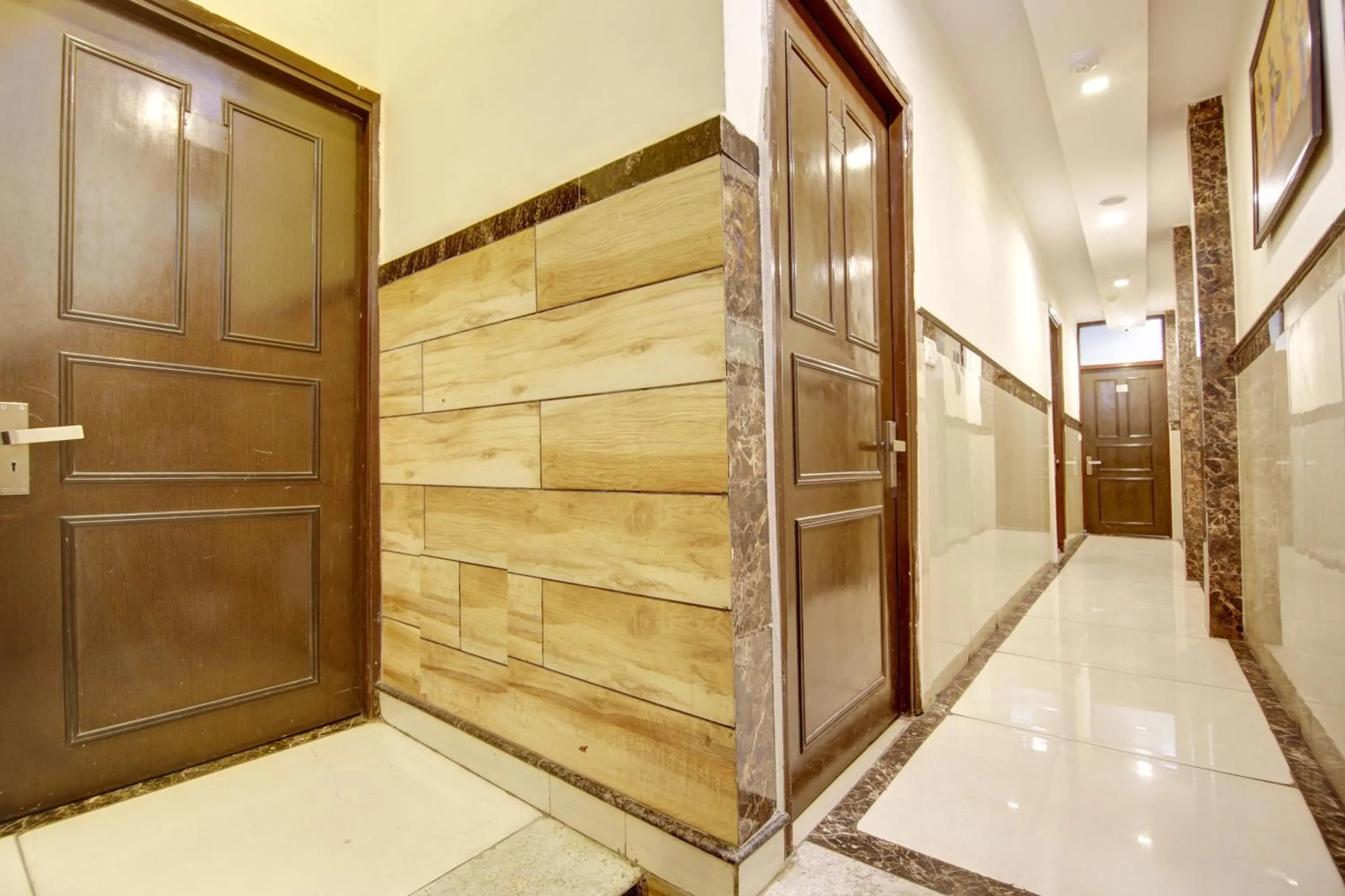 Property building in Hotel Dreamland Dx-5 Mints walk From New Delhi Railways Station