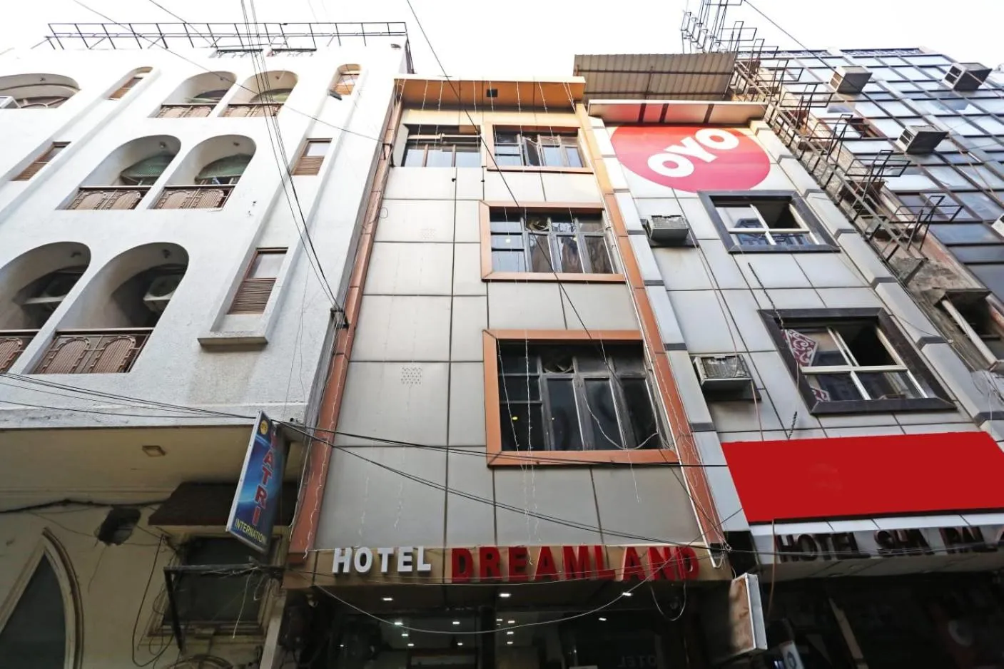 Property logo or sign in Hotel Dreamland Dx-5 Mints walk From New Delhi Railways Station