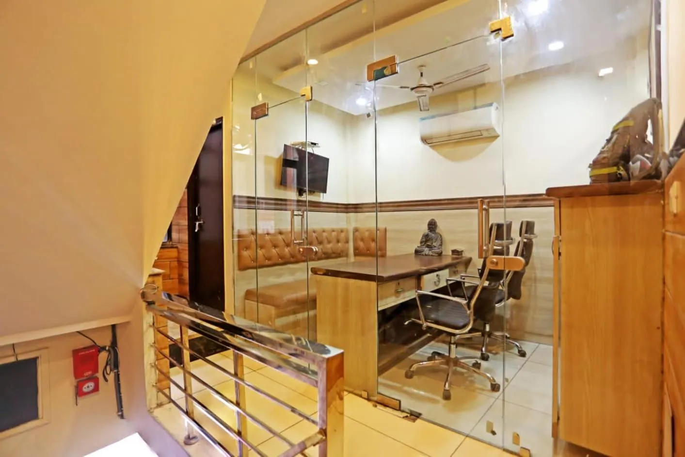 Meeting/conference room in Hotel Dreamland Dx-5 Mints walk From New Delhi Railways Station