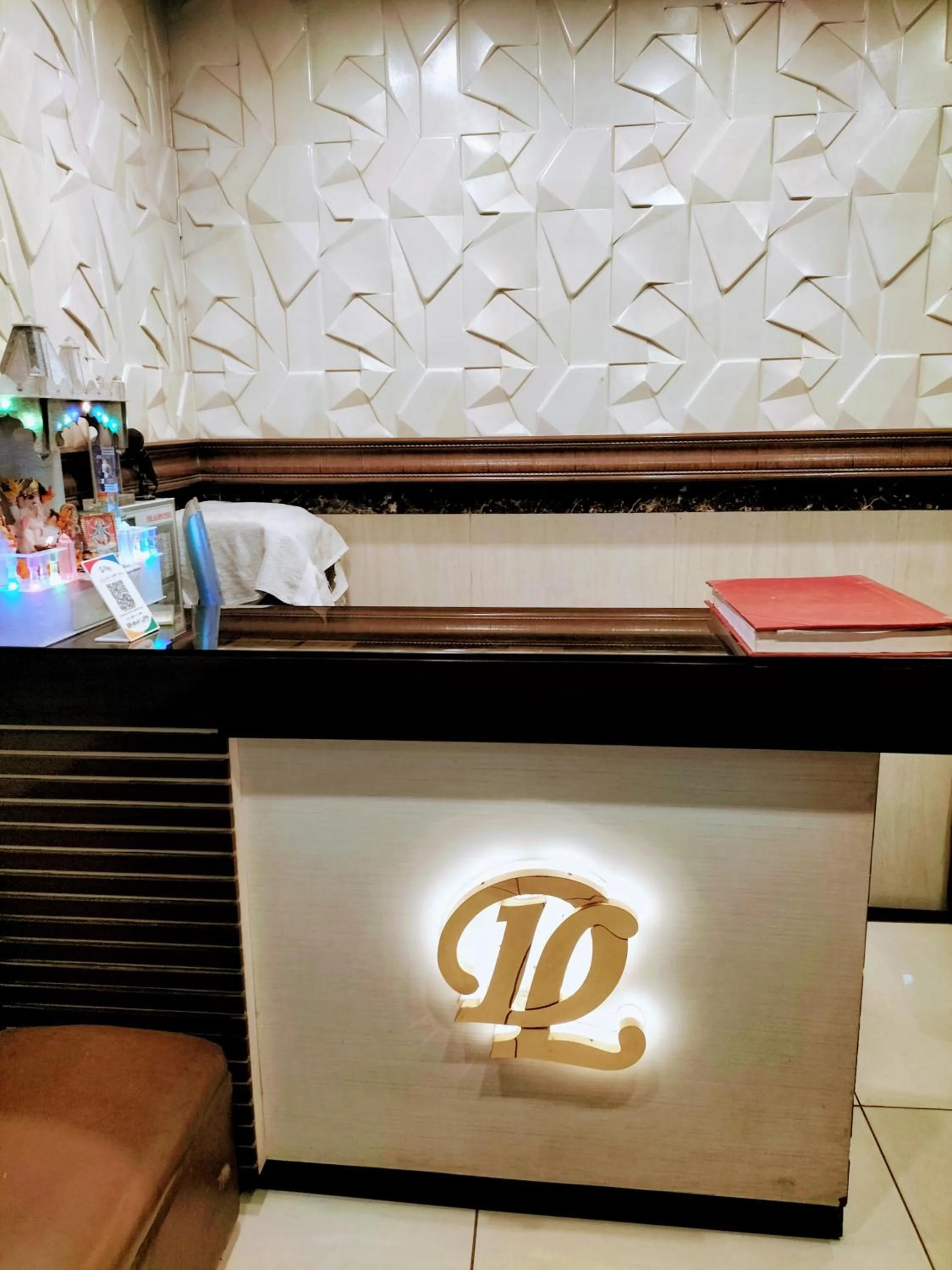 Lobby or reception in Hotel Dreamland Dx-5 Mints walk From New Delhi Railways Station