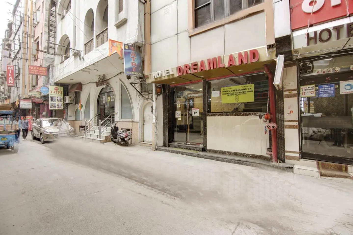 Street view in Hotel Dreamland Dx-5 Mints walk From New Delhi Railways Station