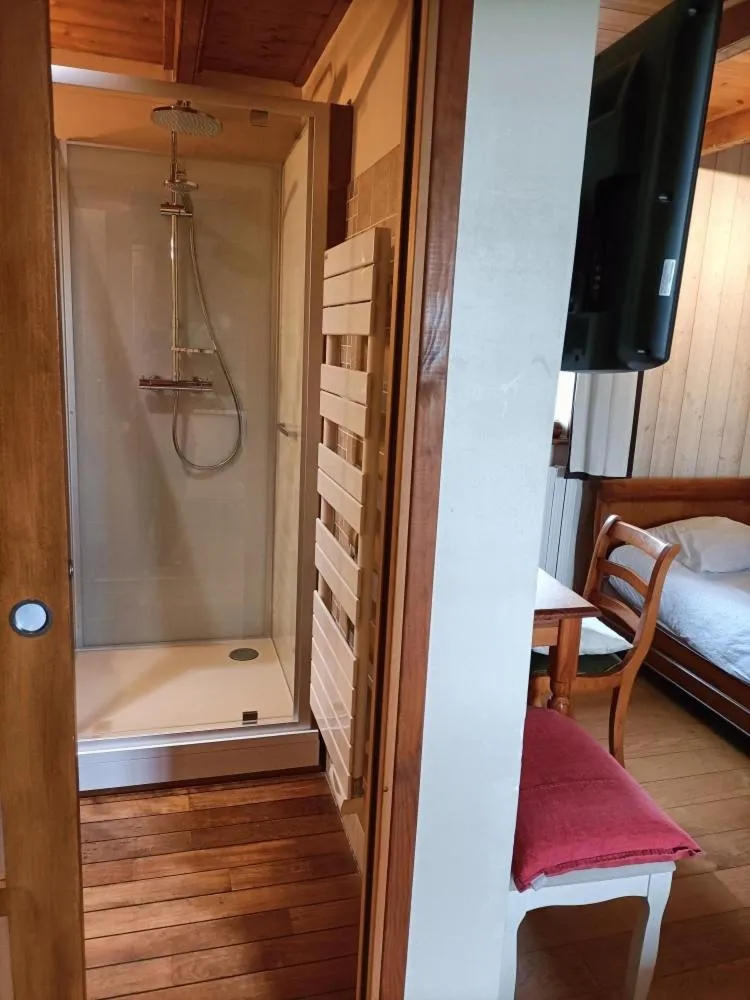 Bathroom, Bed in Oudoty