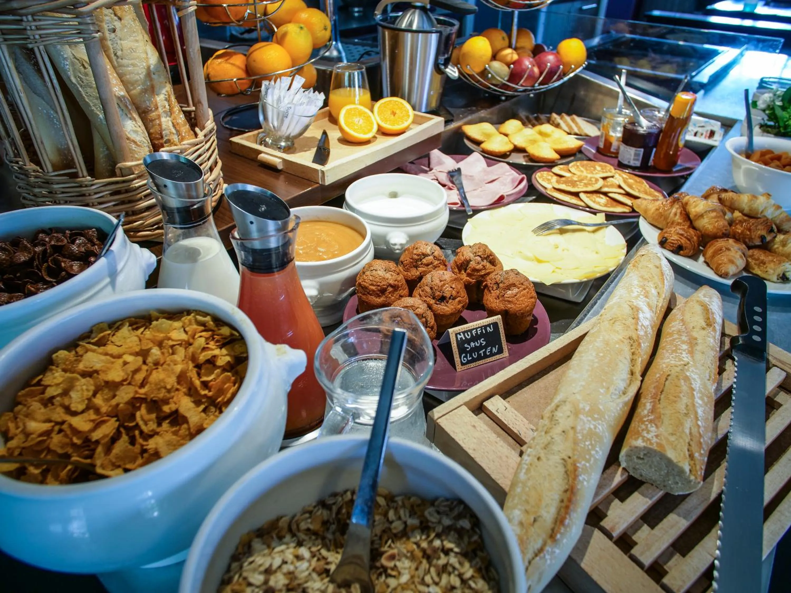 Buffet breakfast in Hotel Inn Design Resto Novo Challans