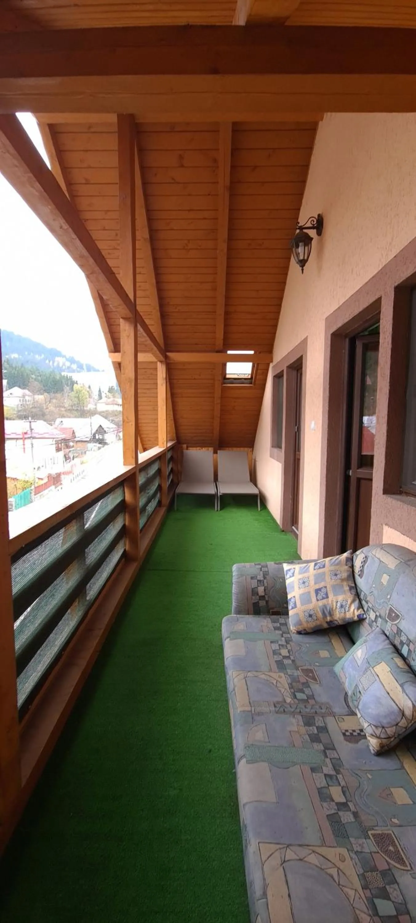 Balcony/Terrace in Pensiunea Aurora - Great Hostel Voineasa