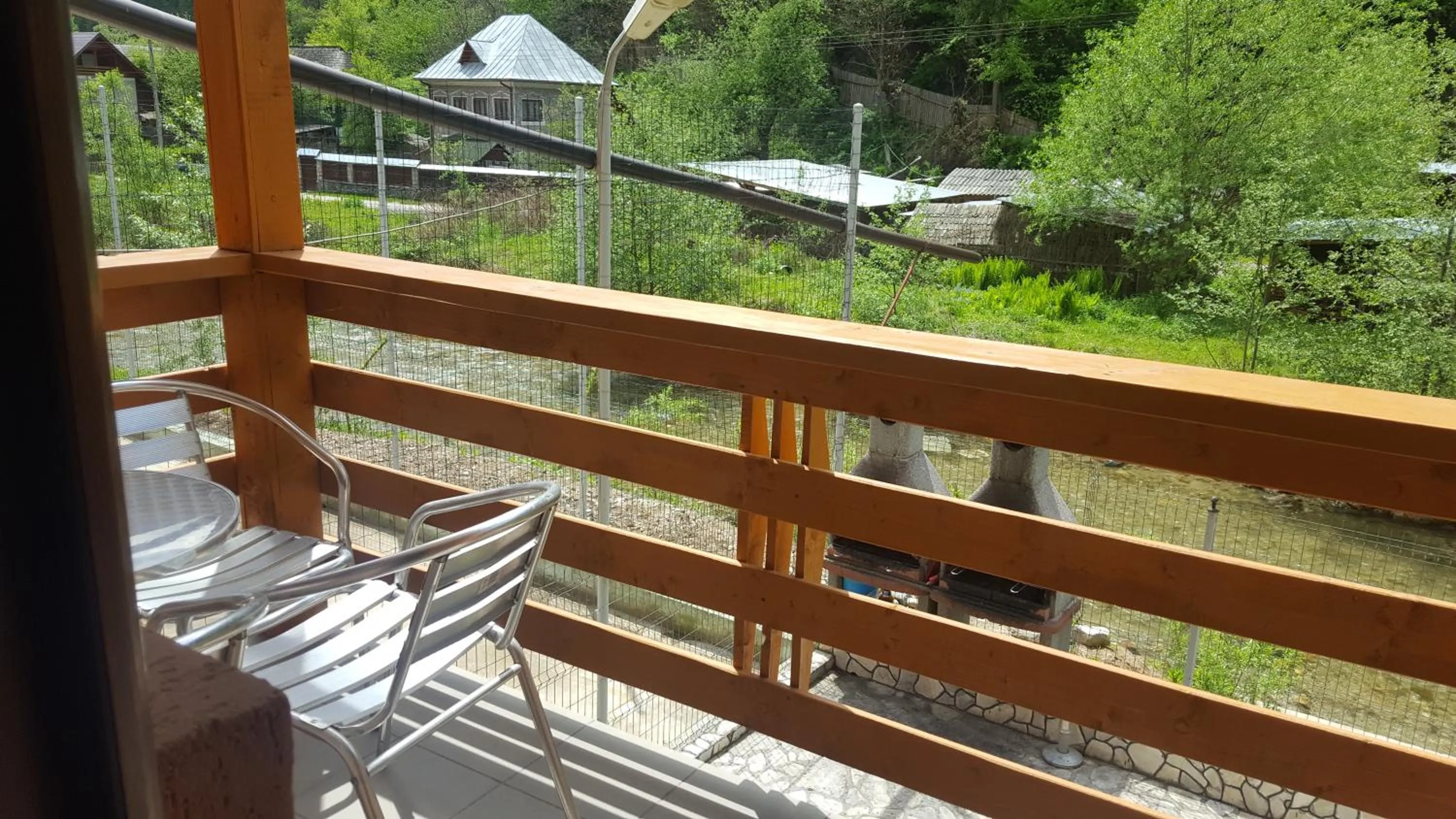 Balcony/Terrace in Pensiunea Aurora - Great Hostel Voineasa