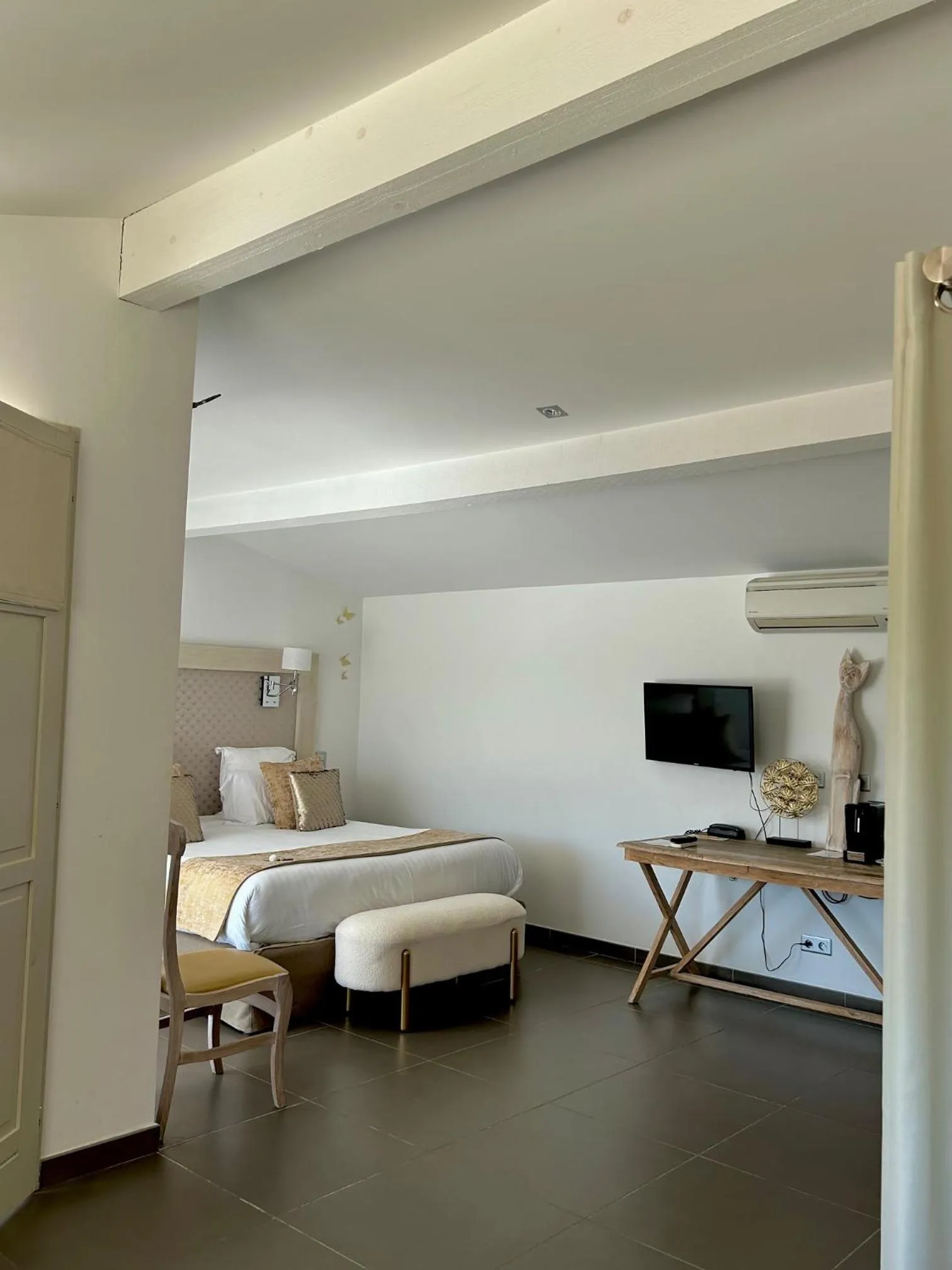 Bedroom, Bed in Le Mas de Cocagne