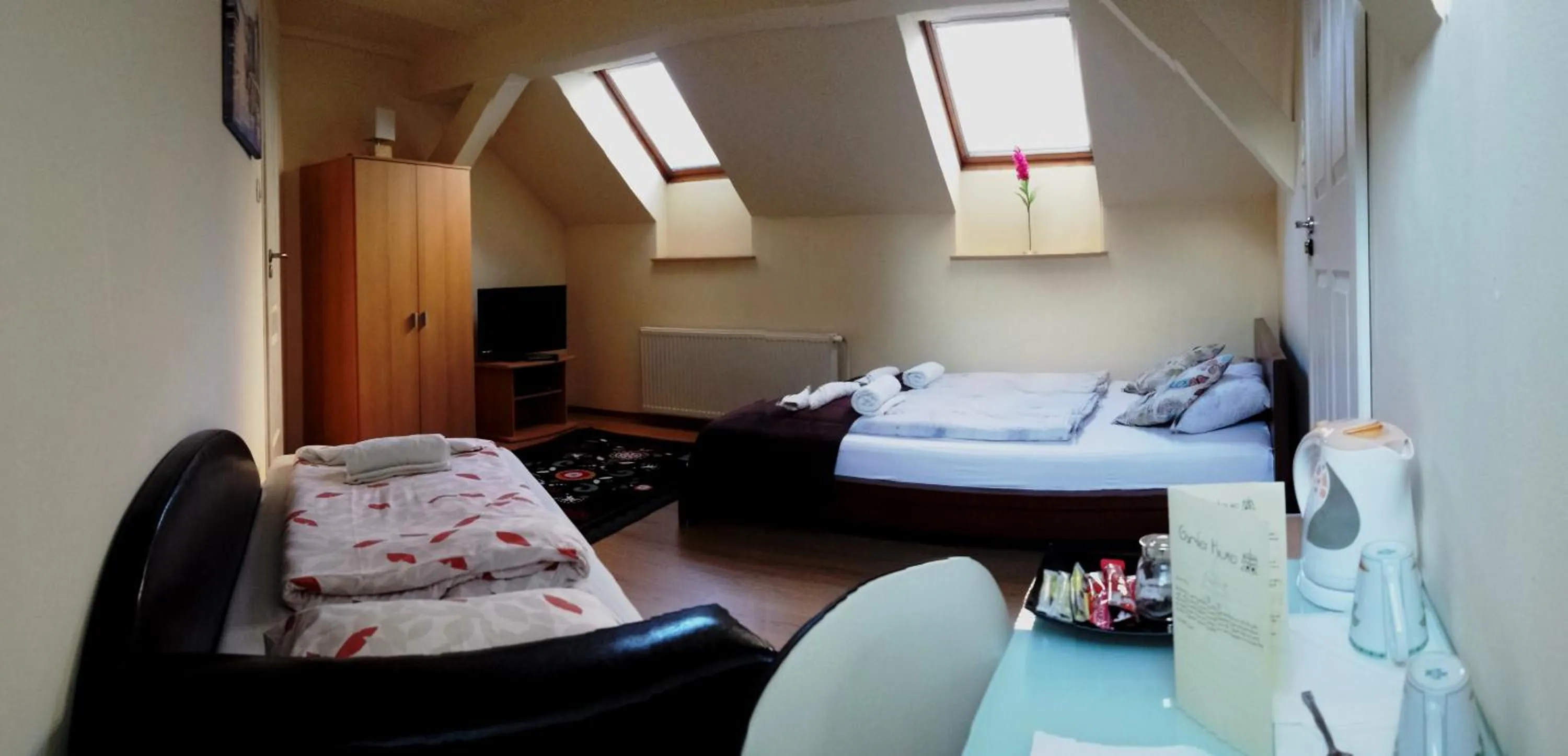 Bedroom, Bed in Garden House