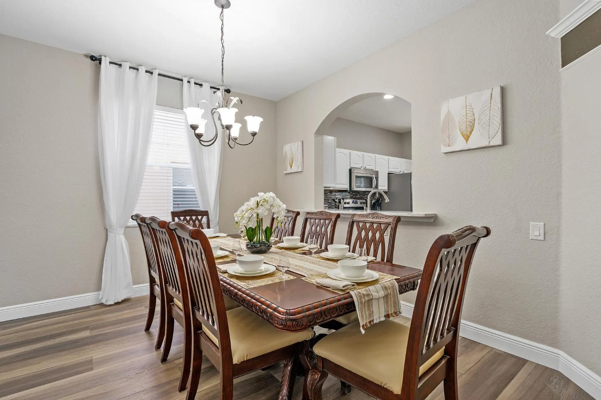 Dinner in WindsorHills Villa Pool Resort Amenities Minutes to Disney