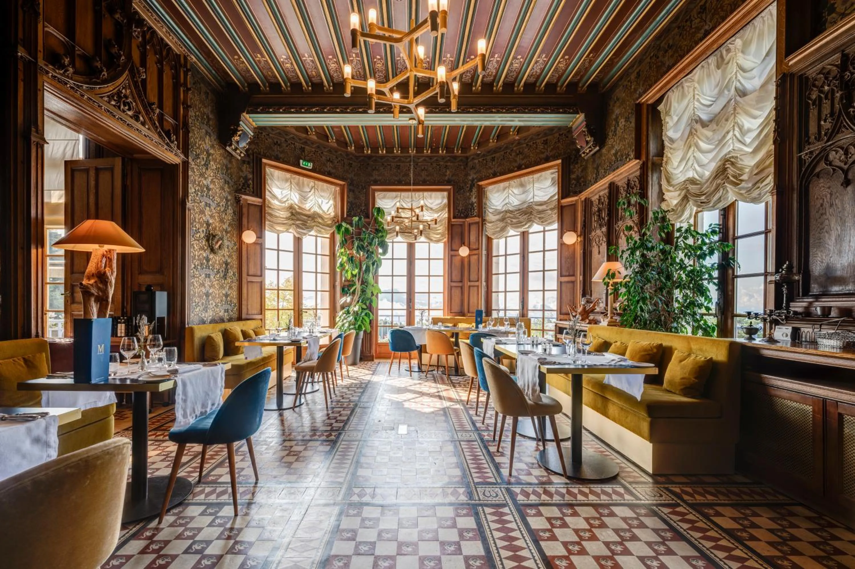 Restaurant/places to eat in Château des Avenieres