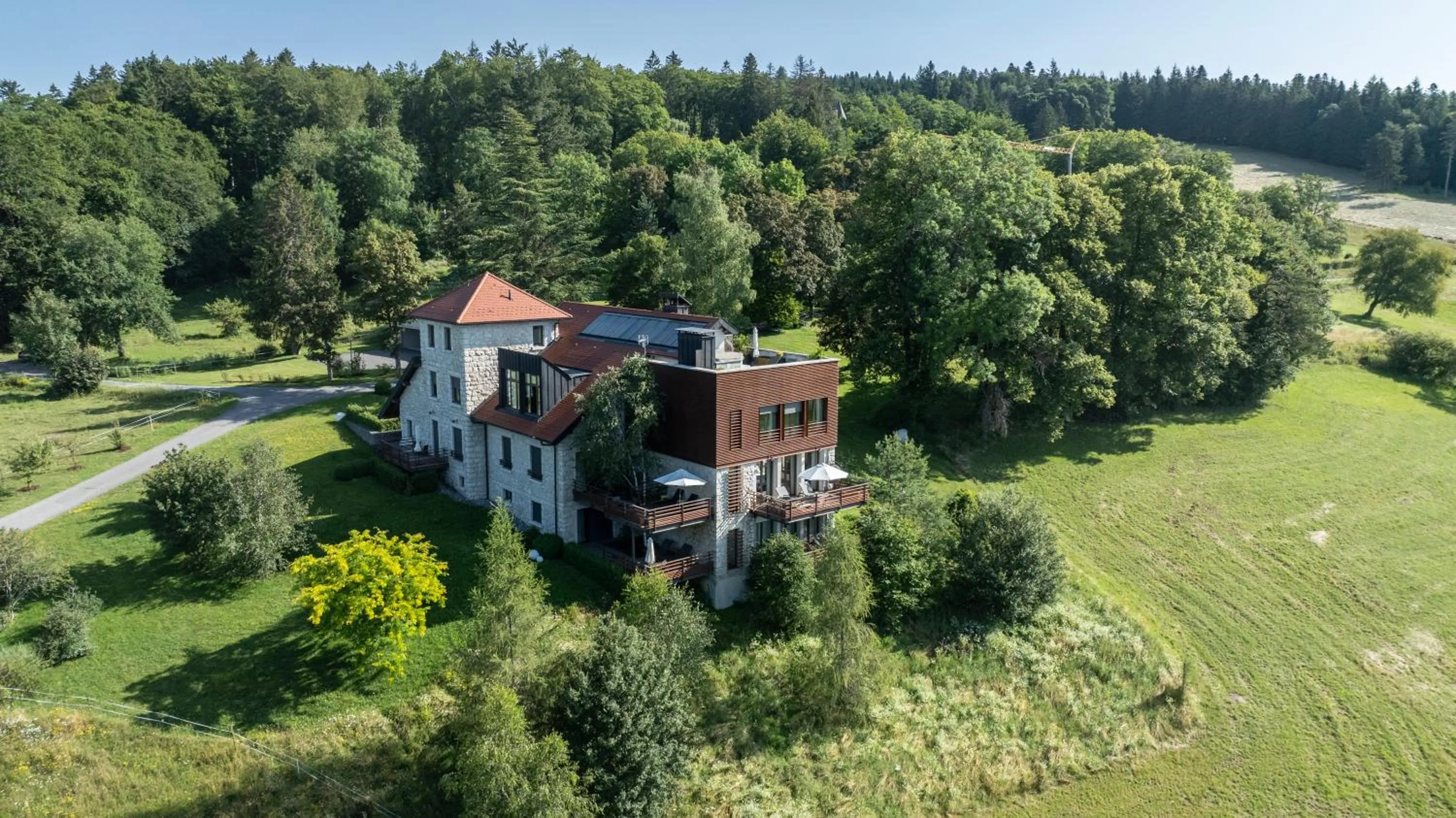 Property building in Château des Avenieres