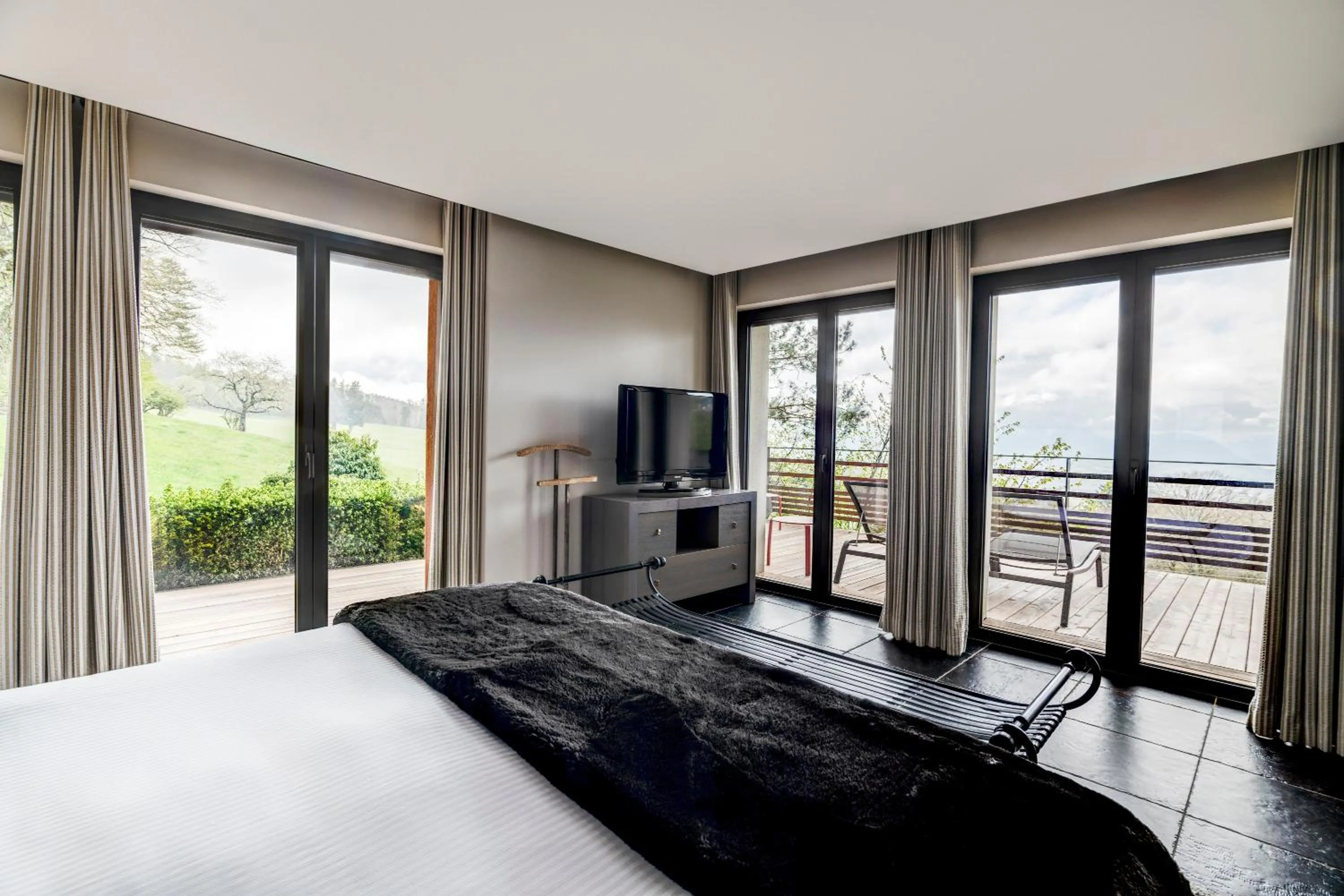 Bed in Château des Avenieres