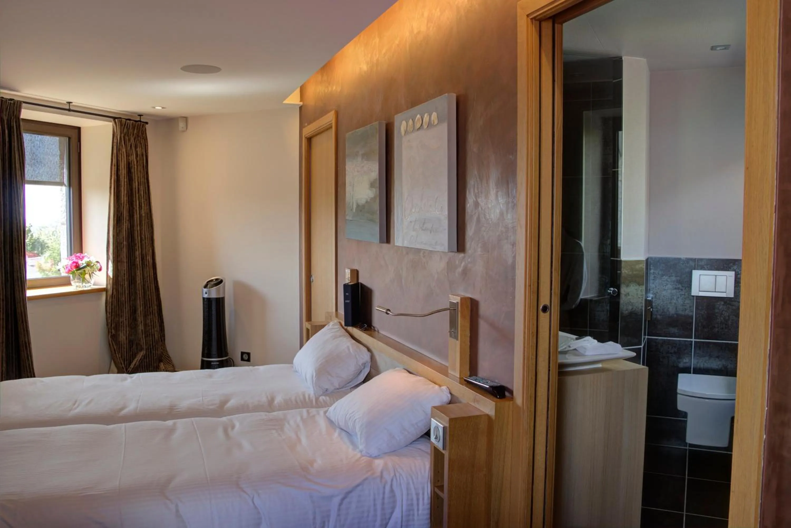 Bed in Château des Avenieres