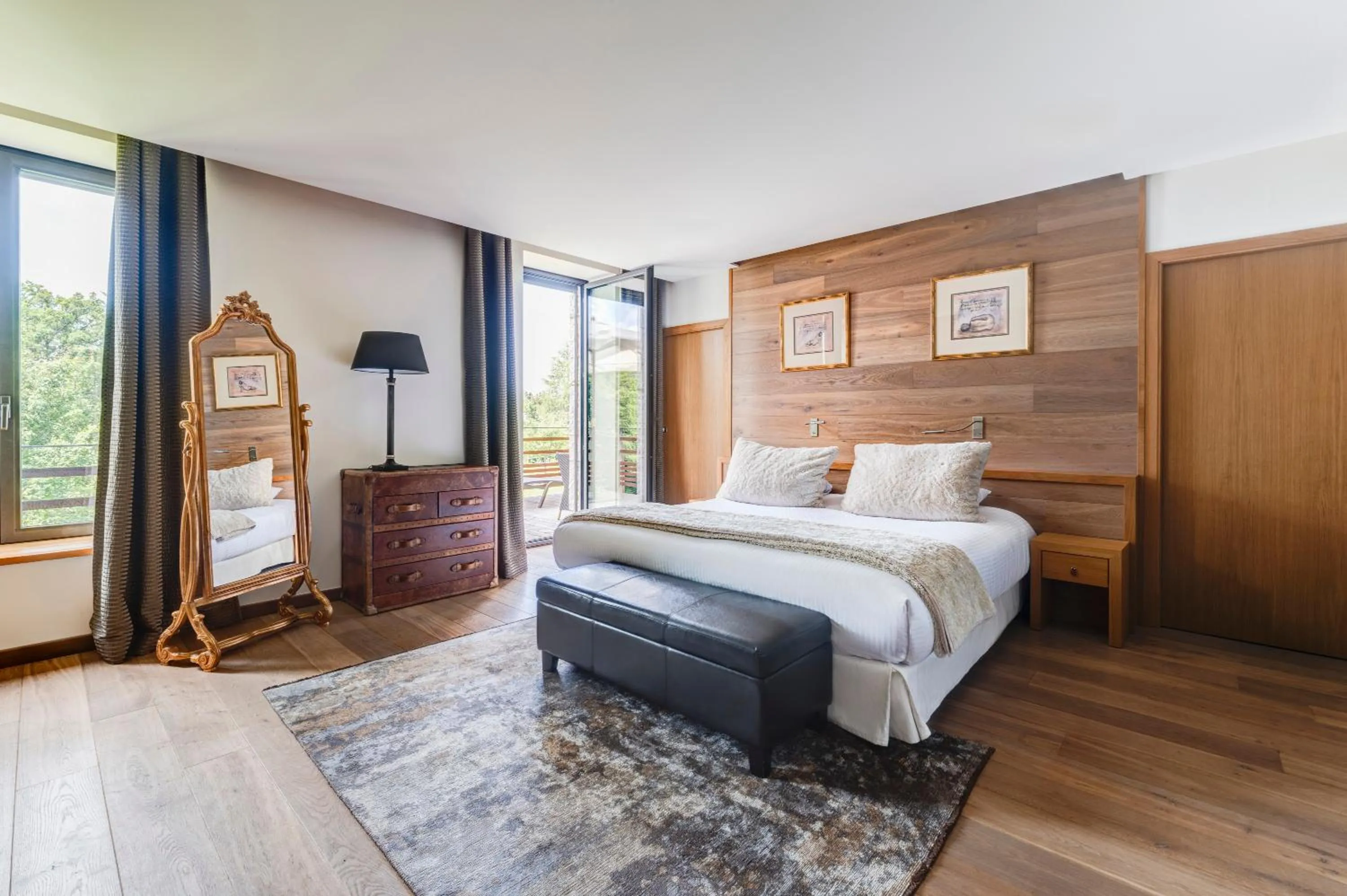 Bed in Château des Avenieres